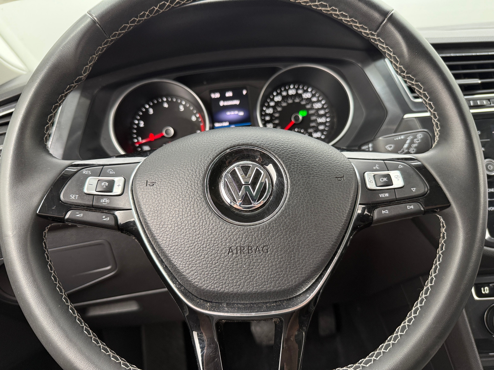 Thumbnail: 2021 Volkswagen Tiguan - 4