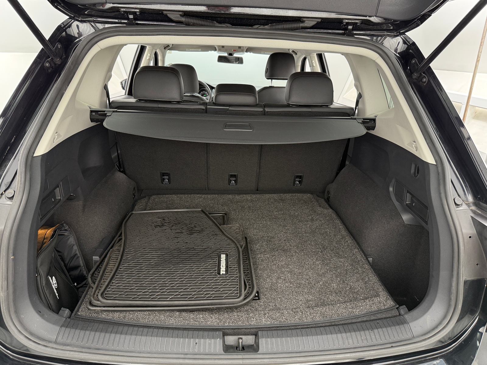 Thumbnail: 2021 Volkswagen Tiguan - 6