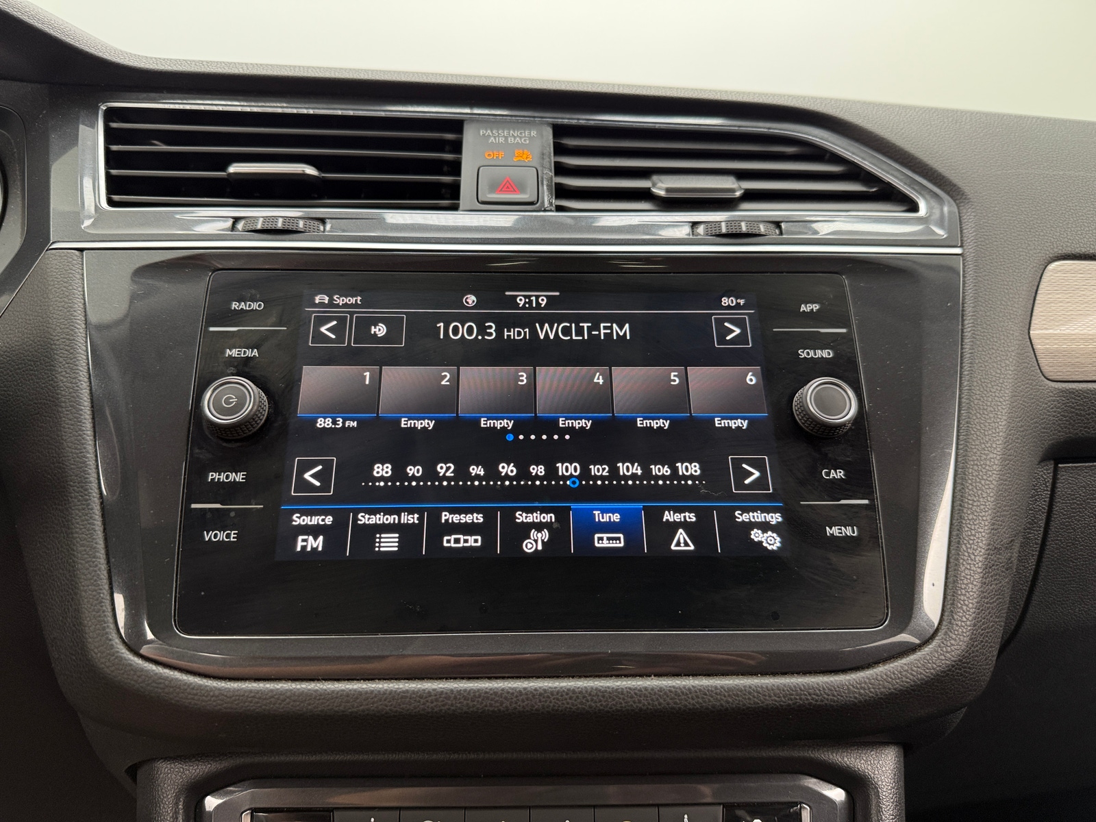 Thumbnail: 2021 Volkswagen Tiguan - 3
