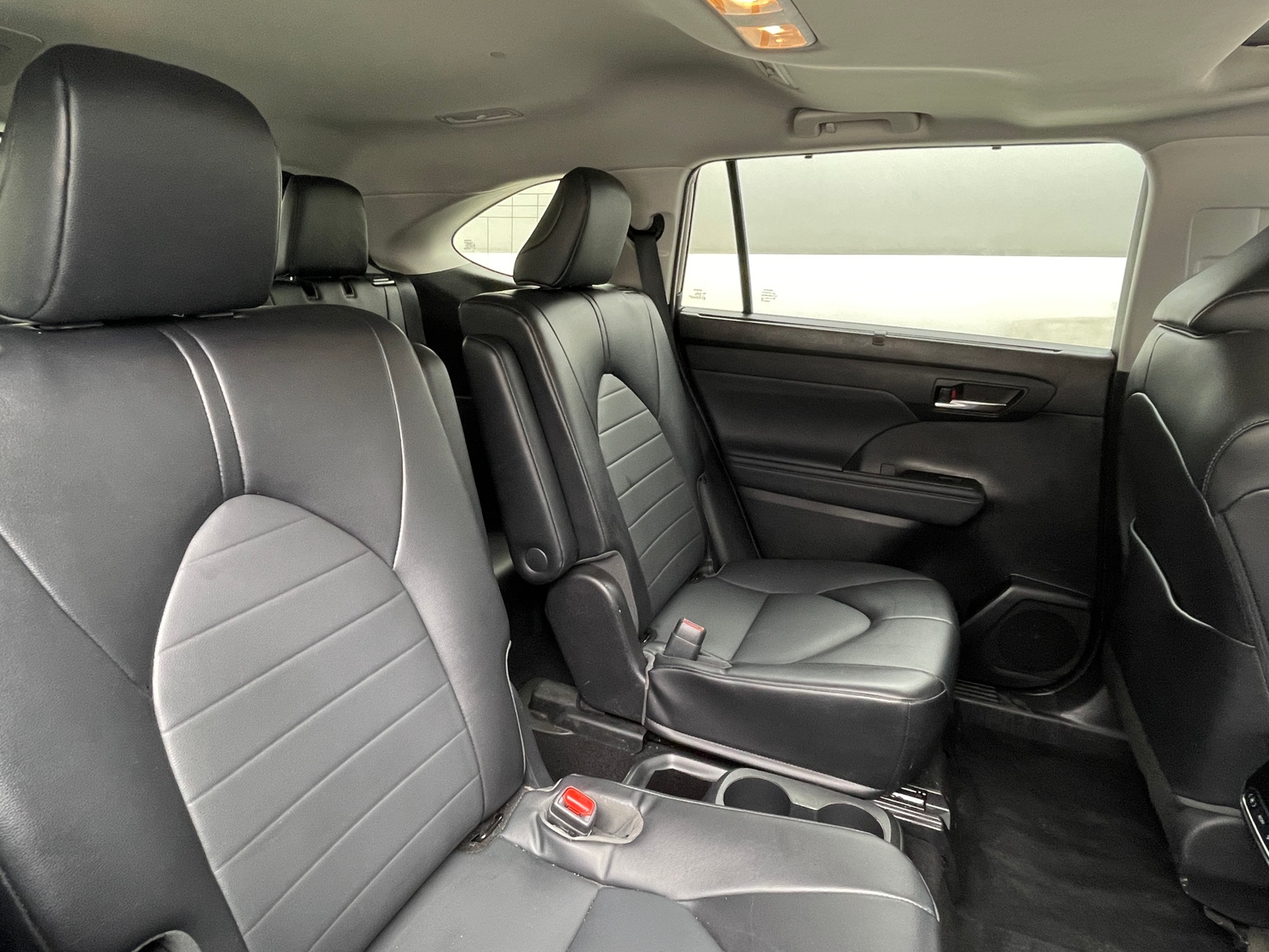 Thumbnail: 2022 Toyota Highlander - 5