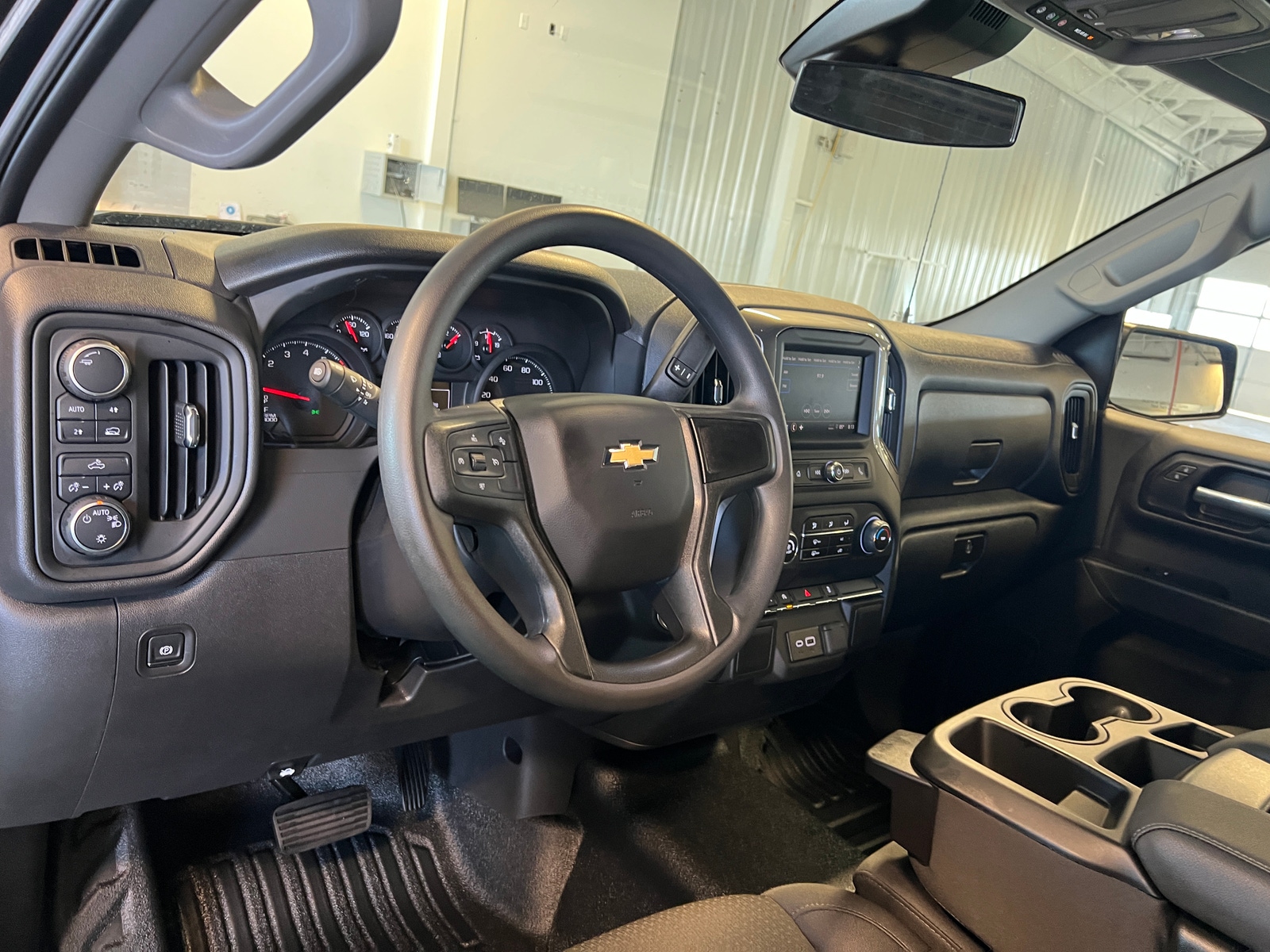 Thumbnail: 2025 Chevrolet Silverado 1500 - 2