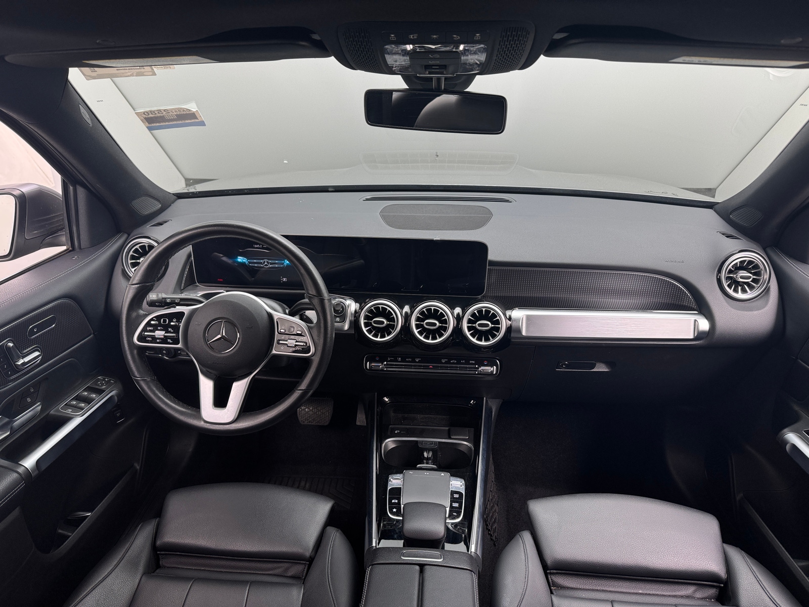 Thumbnail: 2020 Mercedes-Benz GLB - 2