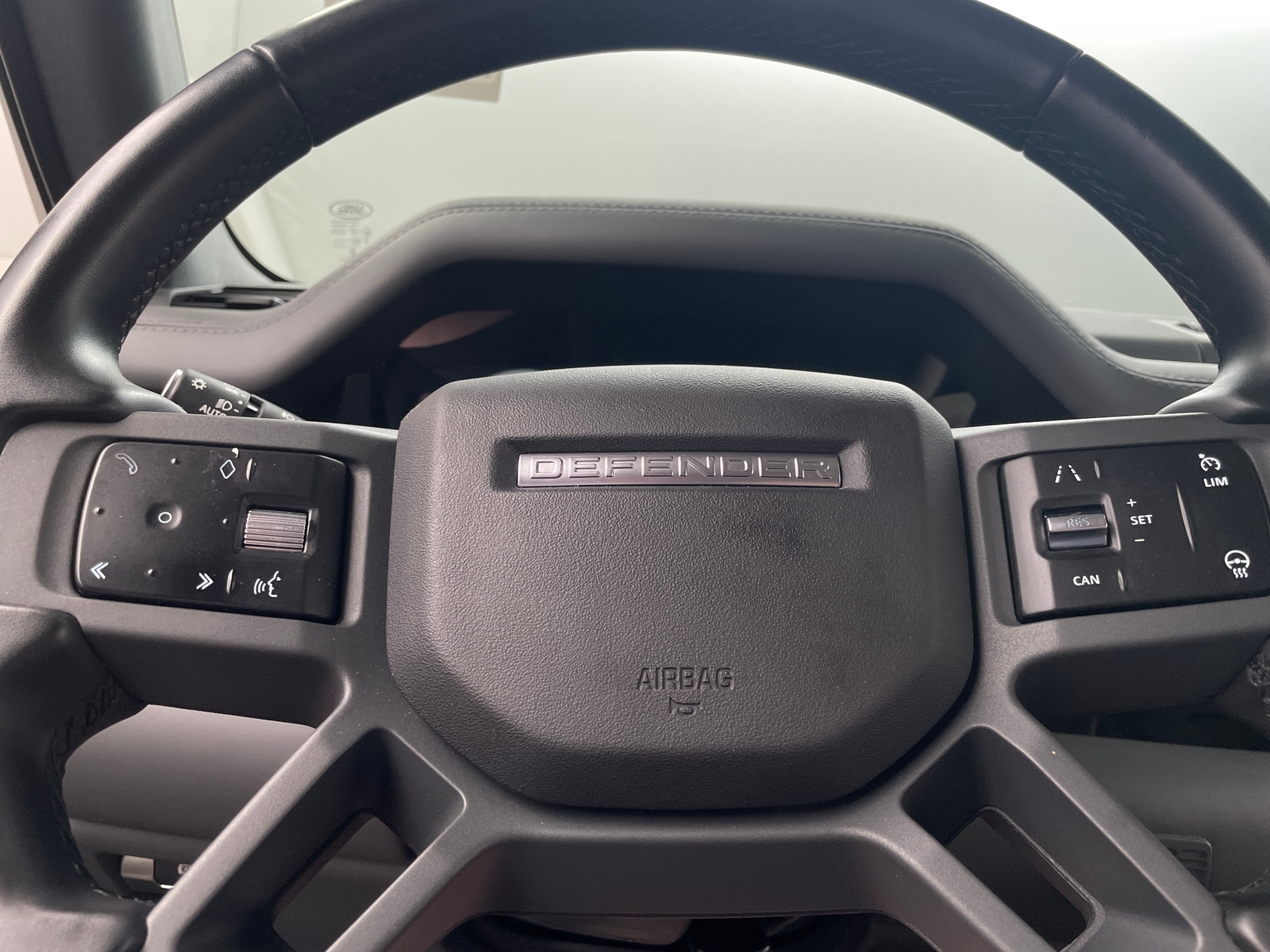 Thumbnail: 2023 Land Rover Defender - 4