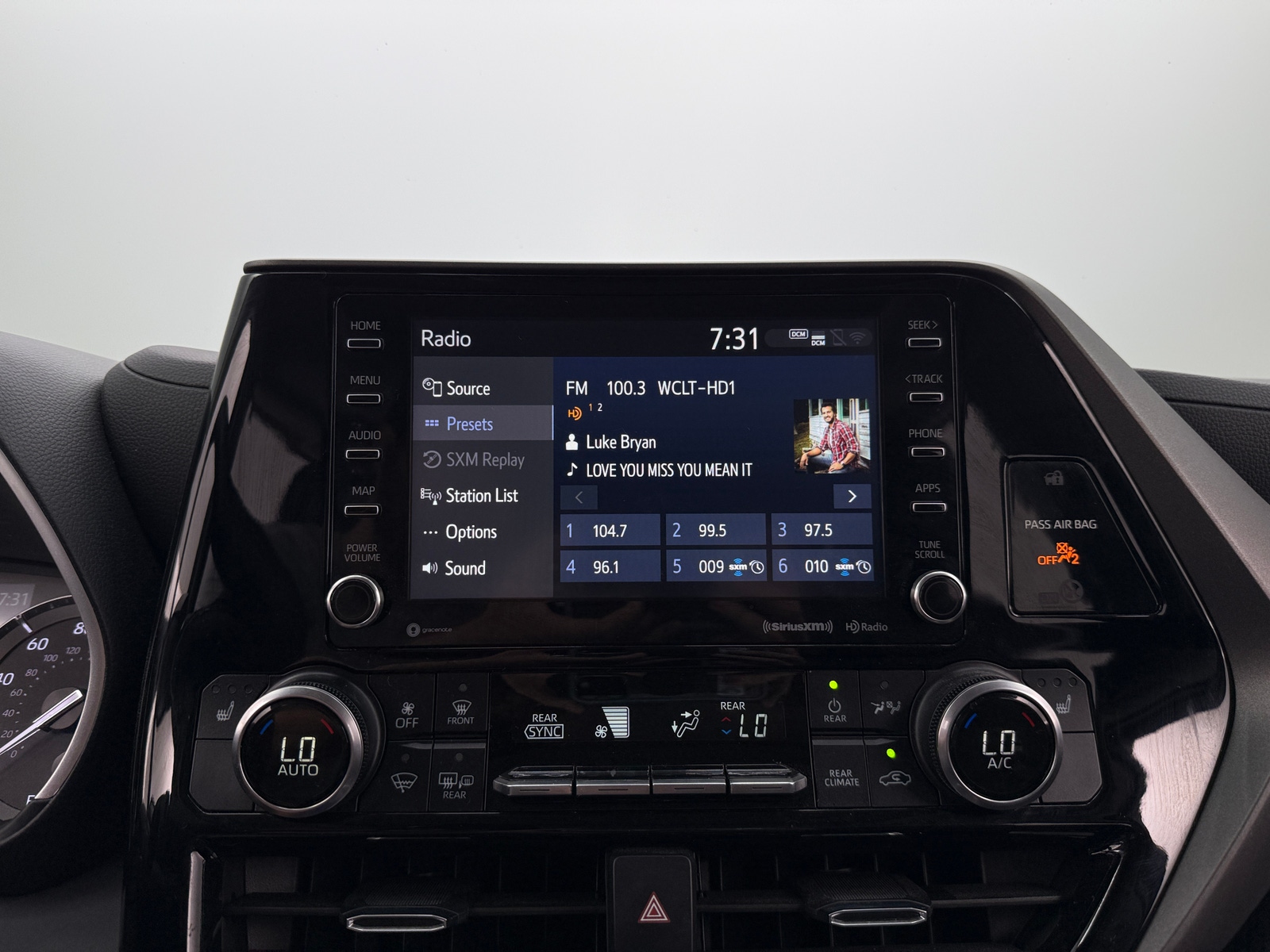 Thumbnail: 2022 Toyota Highlander - 3