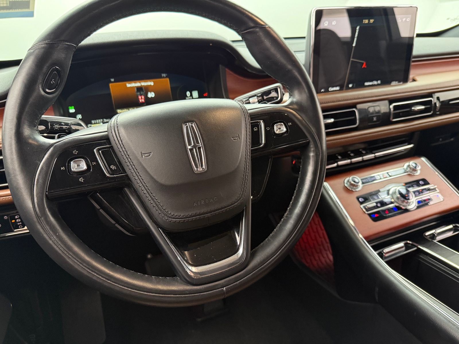 Thumbnail: 2020 Lincoln Aviator - 4