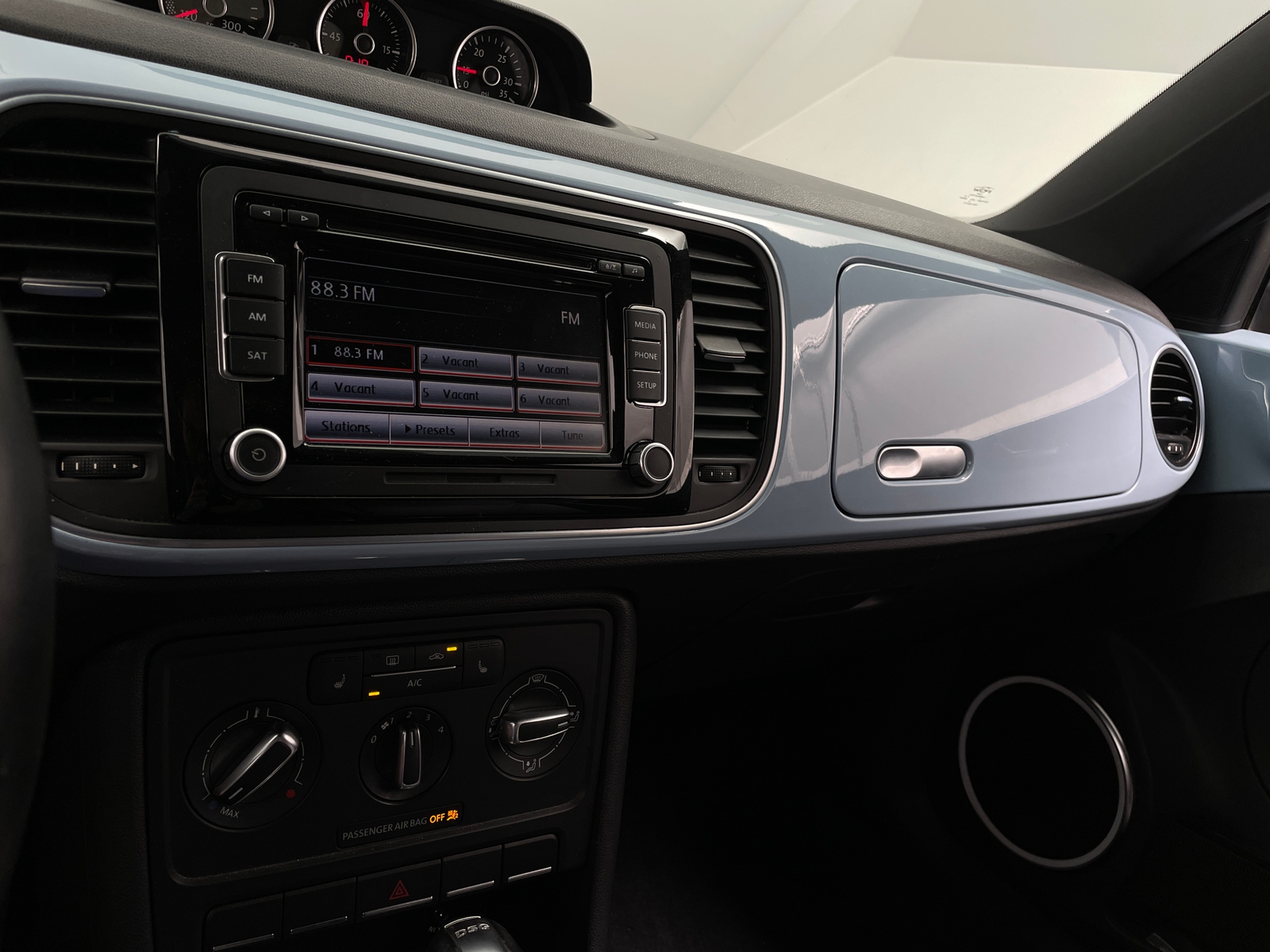 Thumbnail: 2014 Volkswagen Beetle - 3
