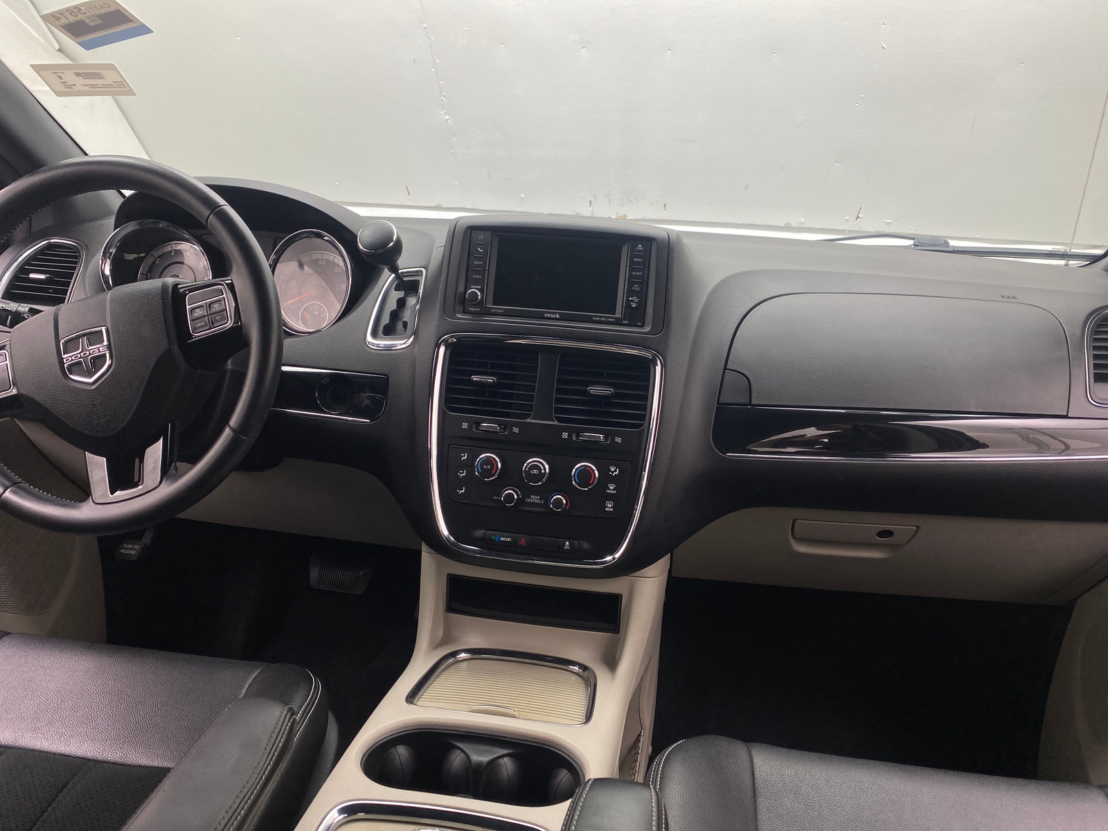 Thumbnail: 2017 Dodge Grand Caravan - 2