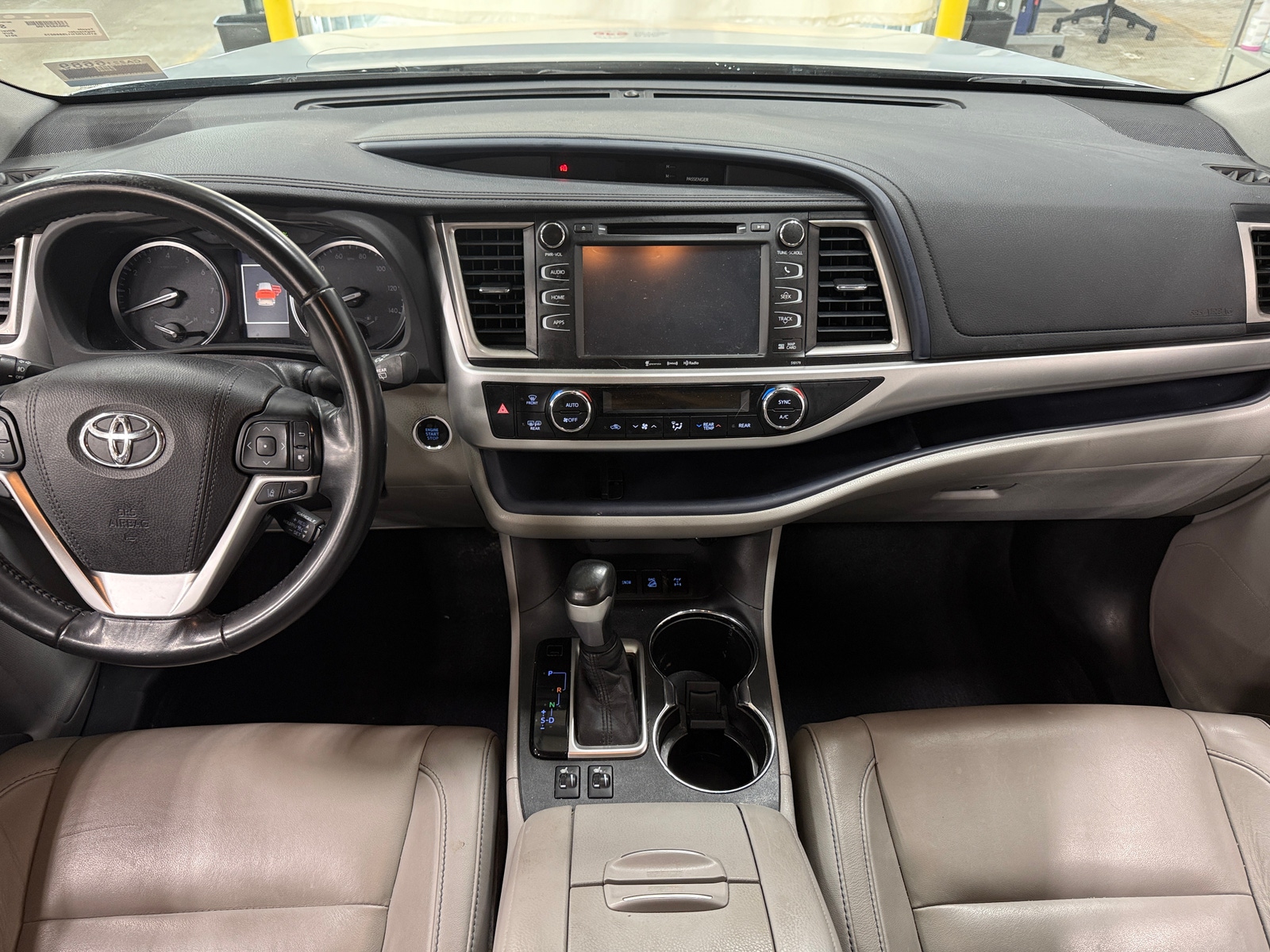Thumbnail: 2018 Toyota Highlander - 2