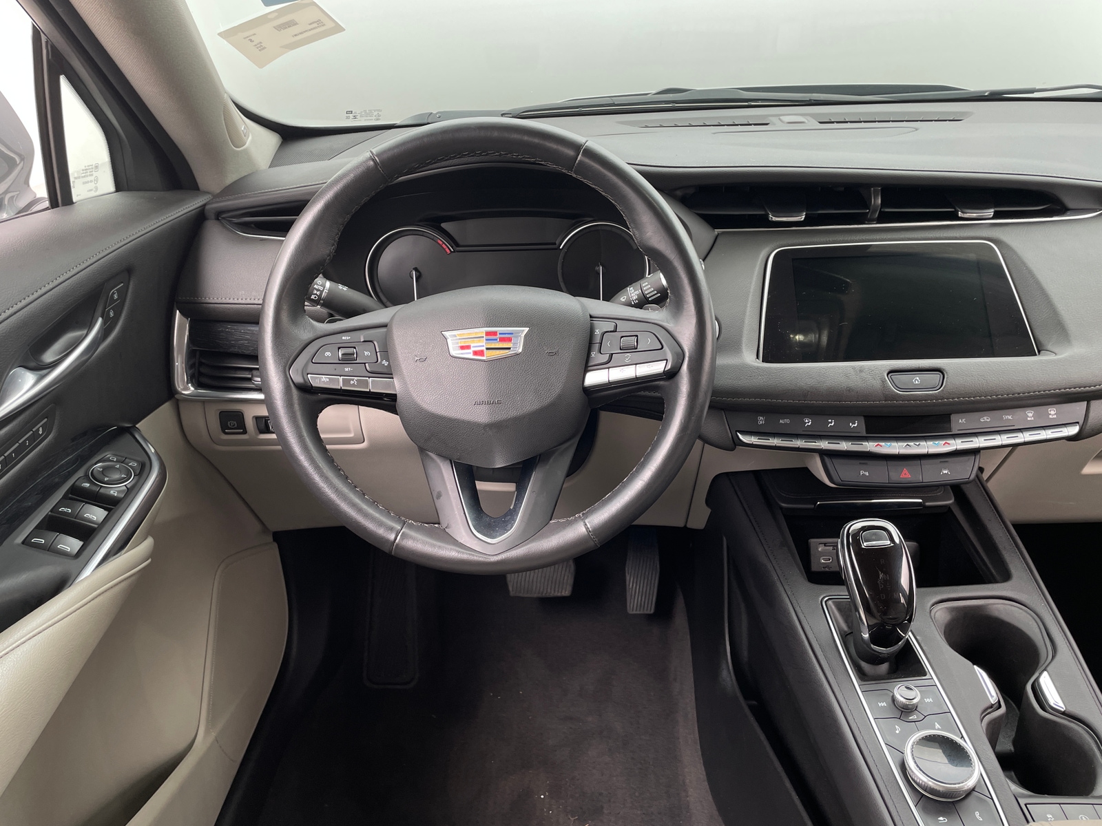 Thumbnail: 2023 Cadillac XT4 - 4