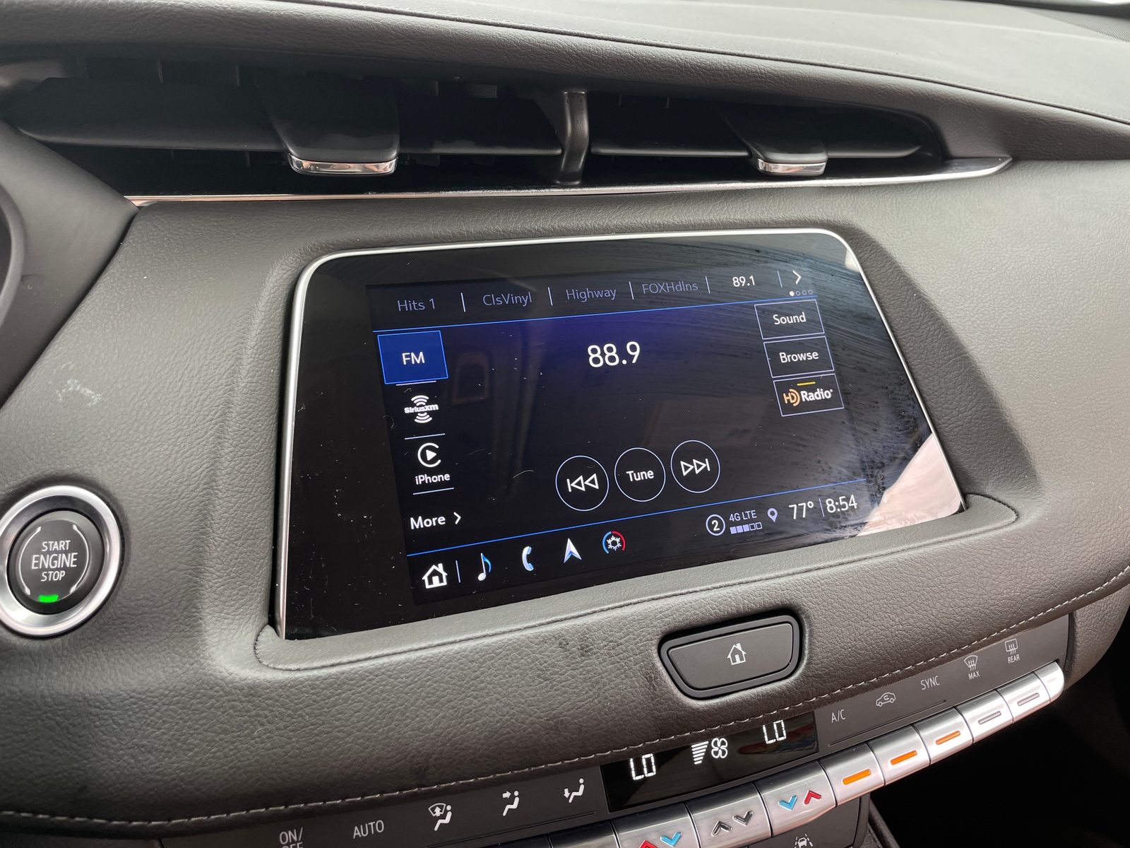 Thumbnail: 2023 Cadillac XT4 - 3