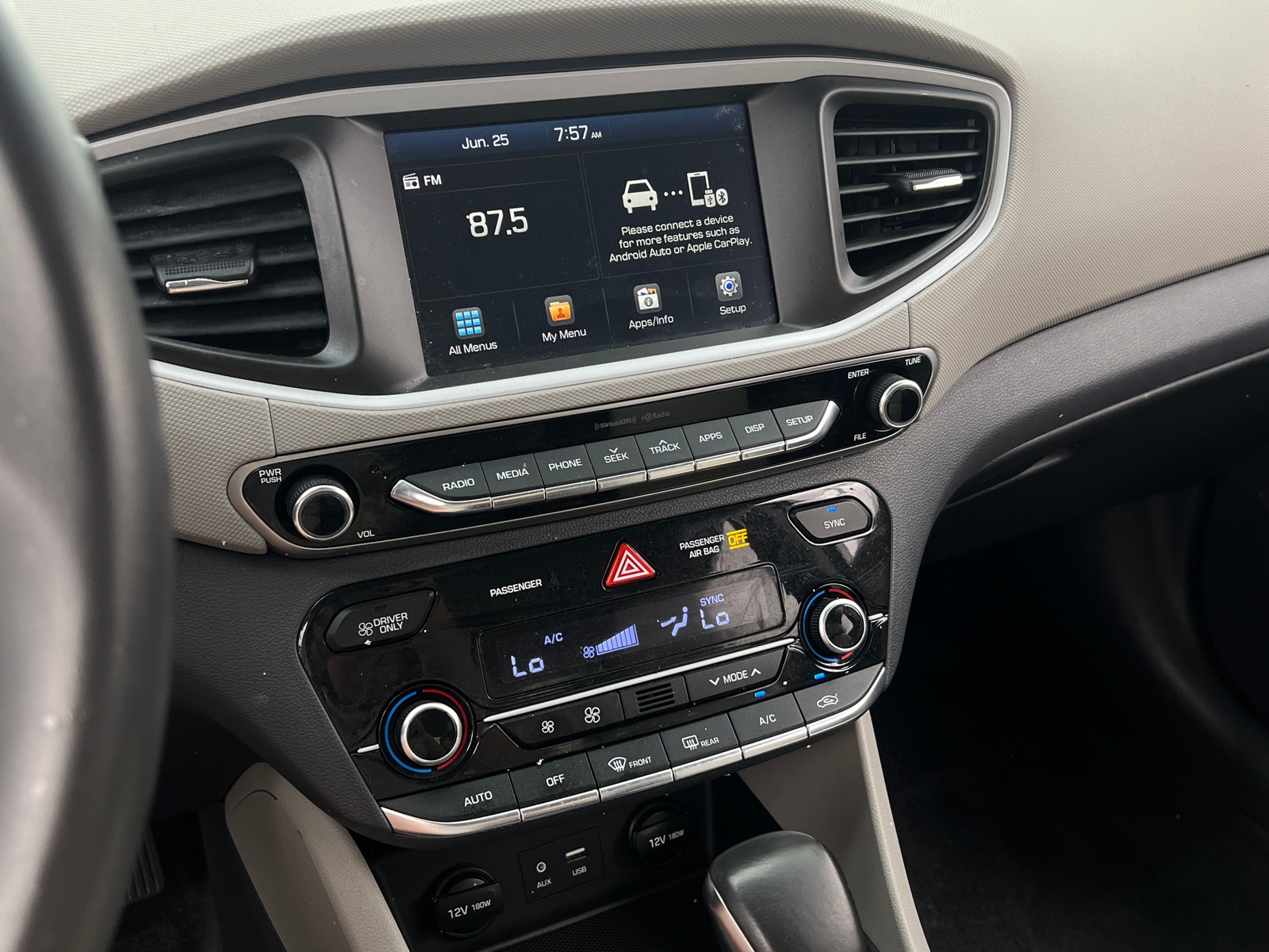 Thumbnail: 2017 Hyundai Ioniq - 4