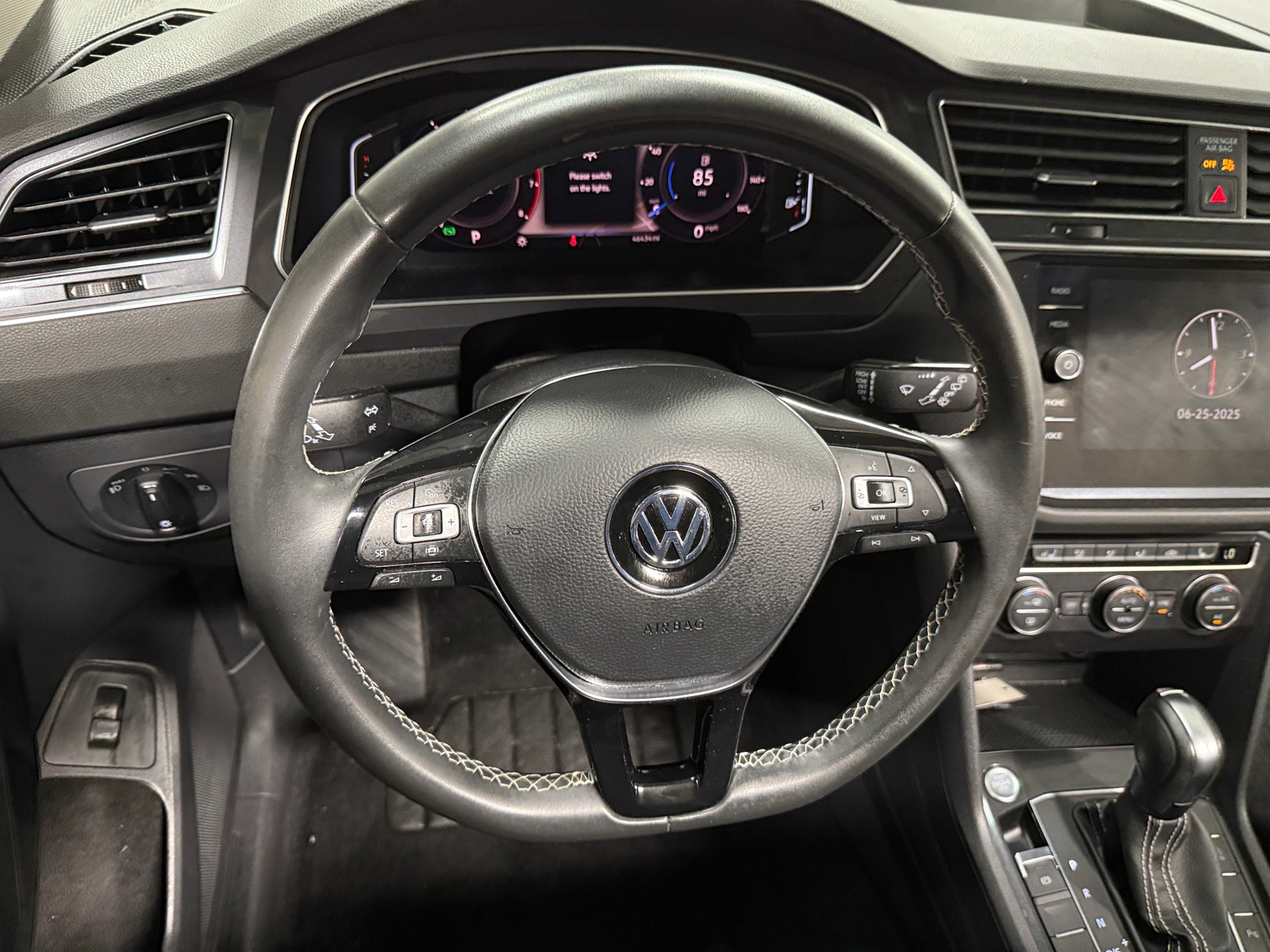 Thumbnail: 2021 Volkswagen Tiguan - 4