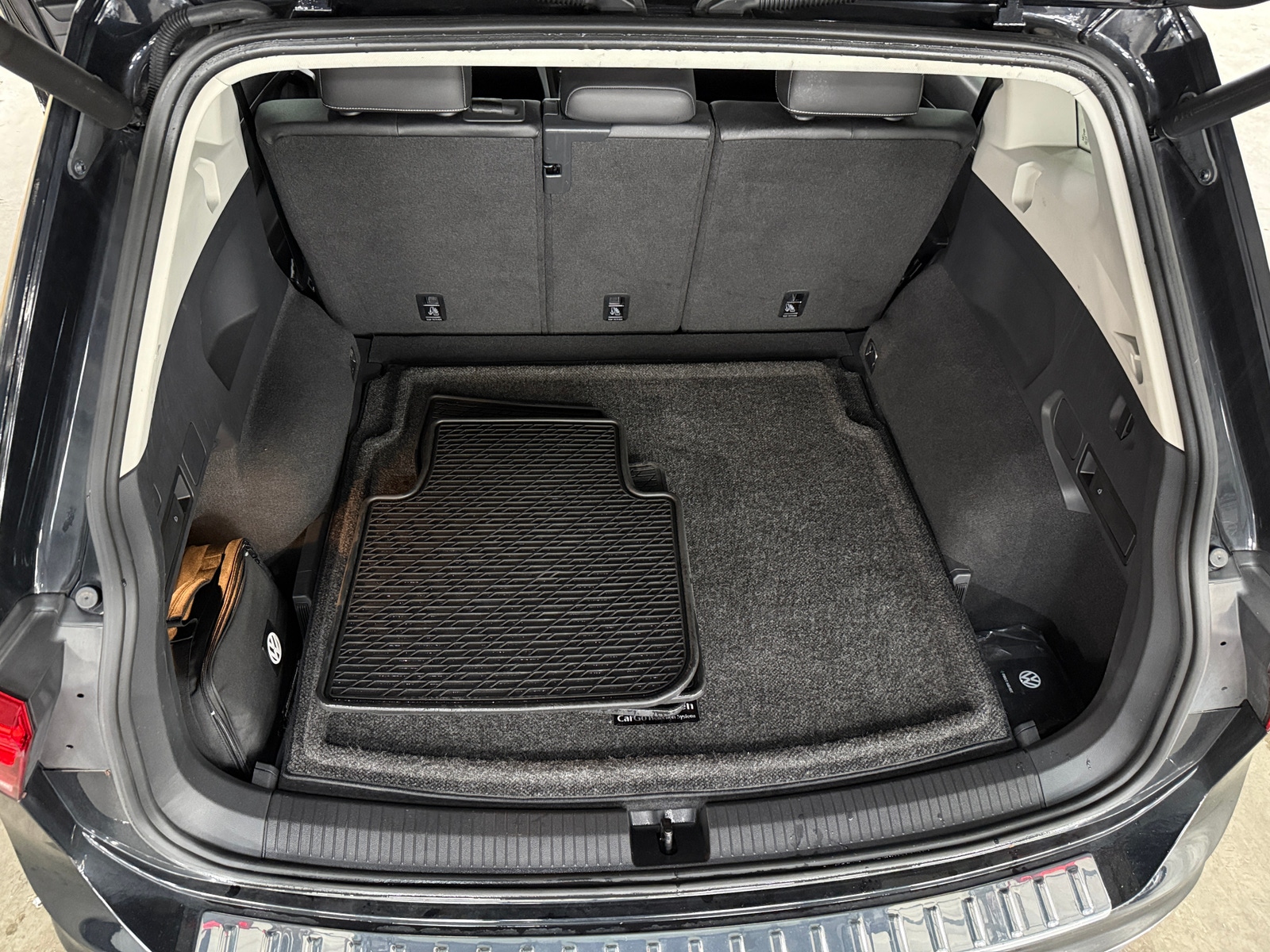 Thumbnail: 2021 Volkswagen Tiguan - 6