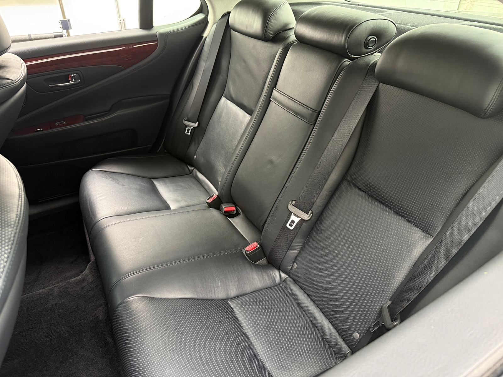 Thumbnail: 2012 Lexus LS - 5