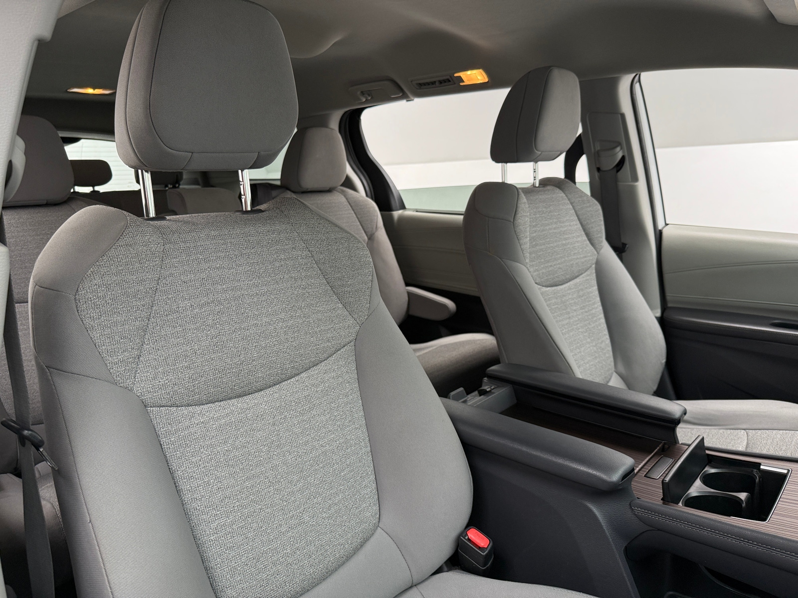 Thumbnail: 2022 Toyota Sienna - 2