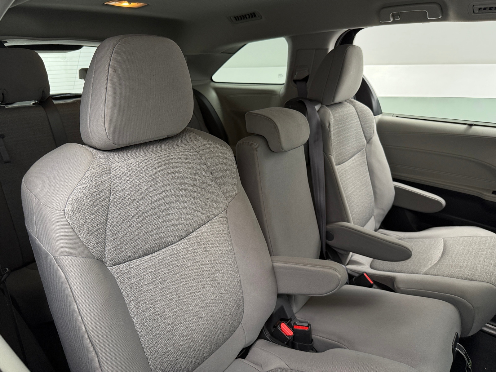 Thumbnail: 2022 Toyota Sienna - 6