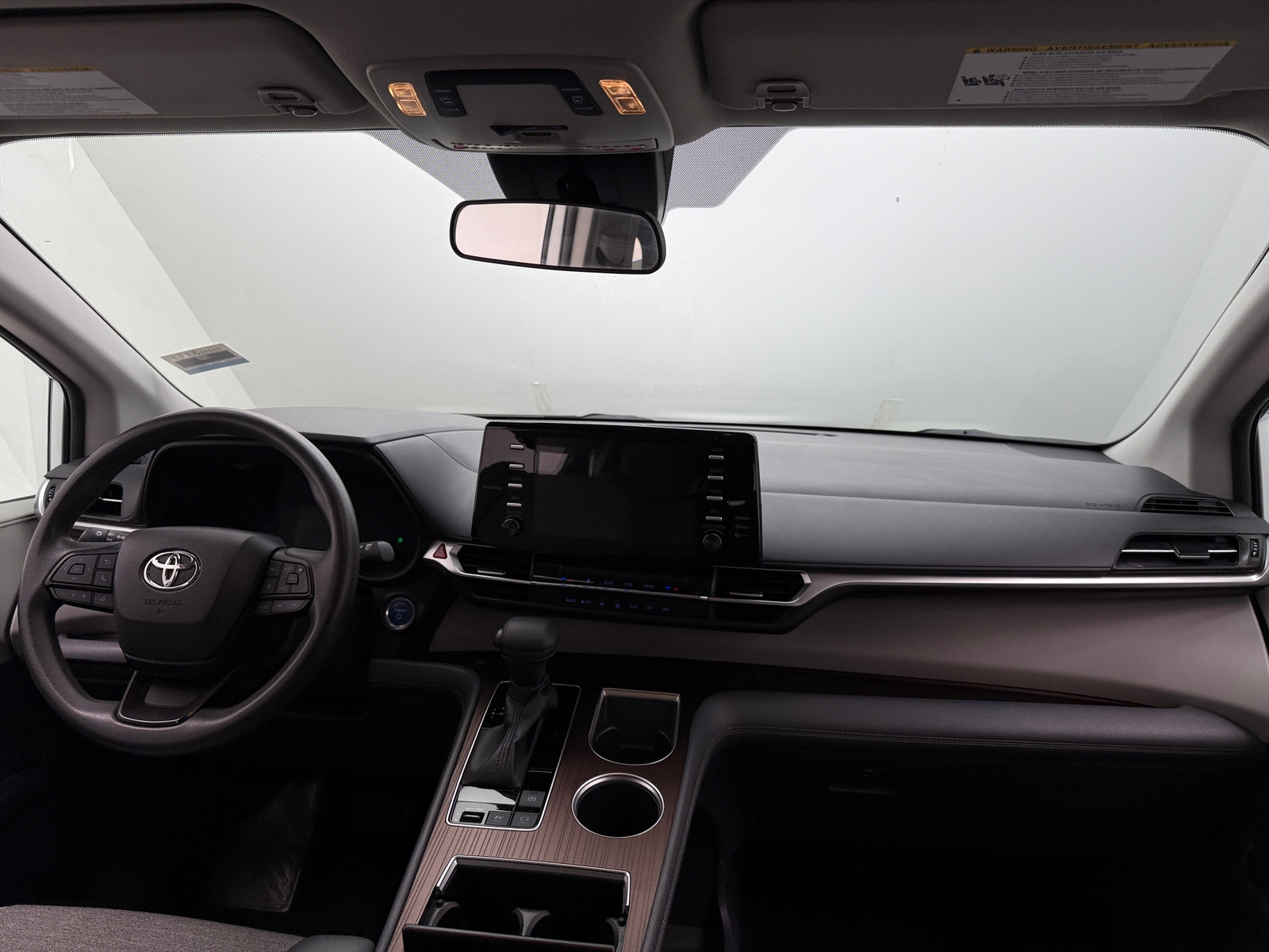 Thumbnail: 2022 Toyota Sienna - 3