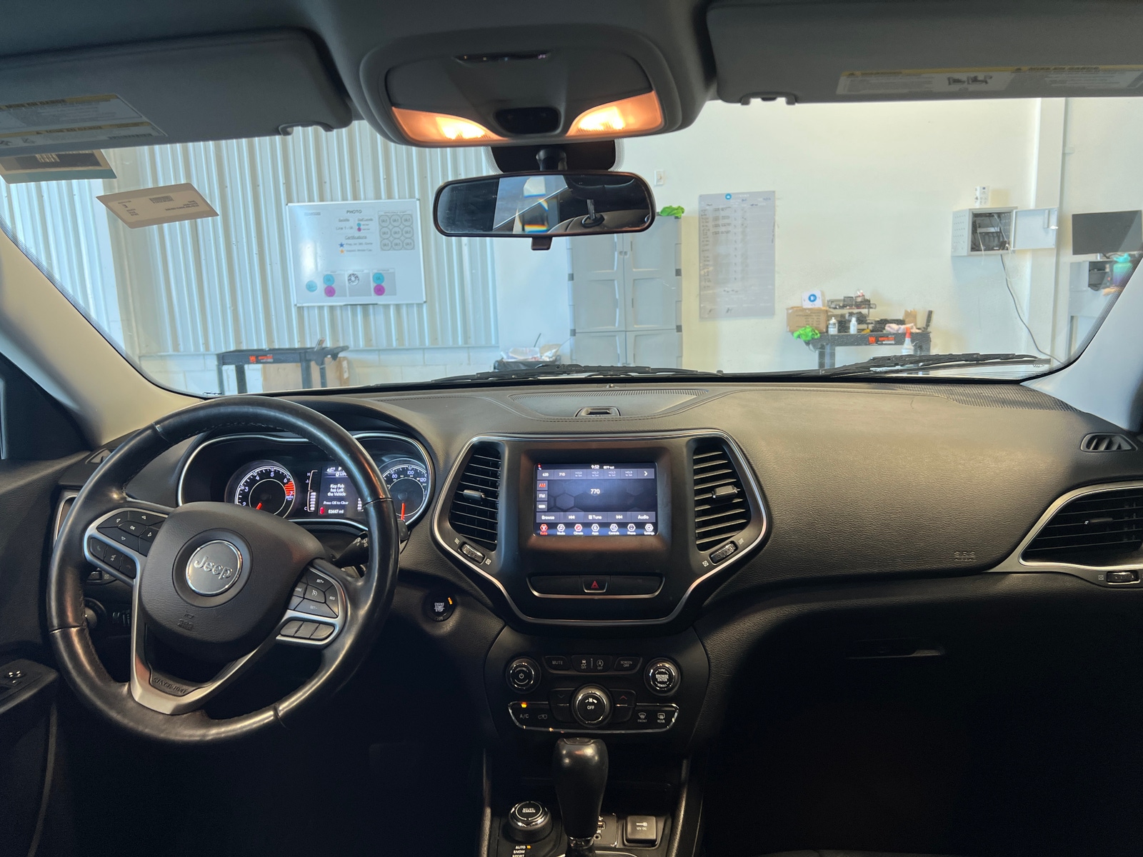 Thumbnail: 2019 Jeep Cherokee - 3