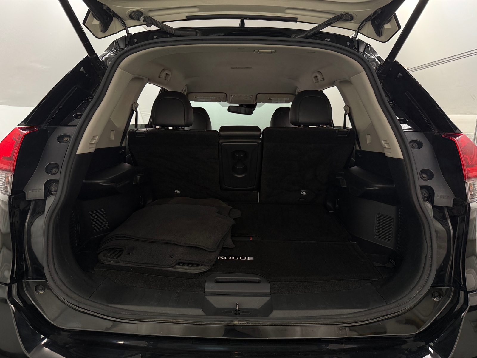 Thumbnail: 2020 Nissan Rogue - 6