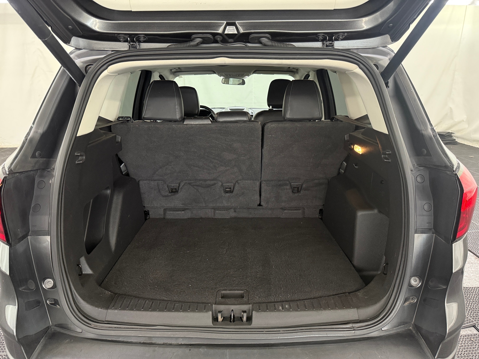 Thumbnail: 2019 Ford Escape - 6