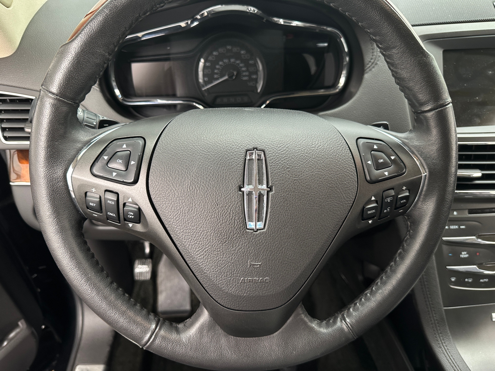 Thumbnail: 2016 Lincoln MKT - 4