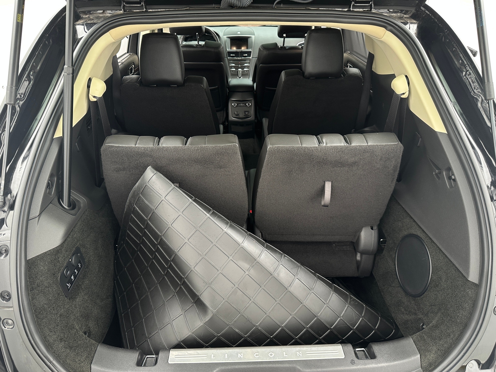 Thumbnail: 2016 Lincoln MKT - 6