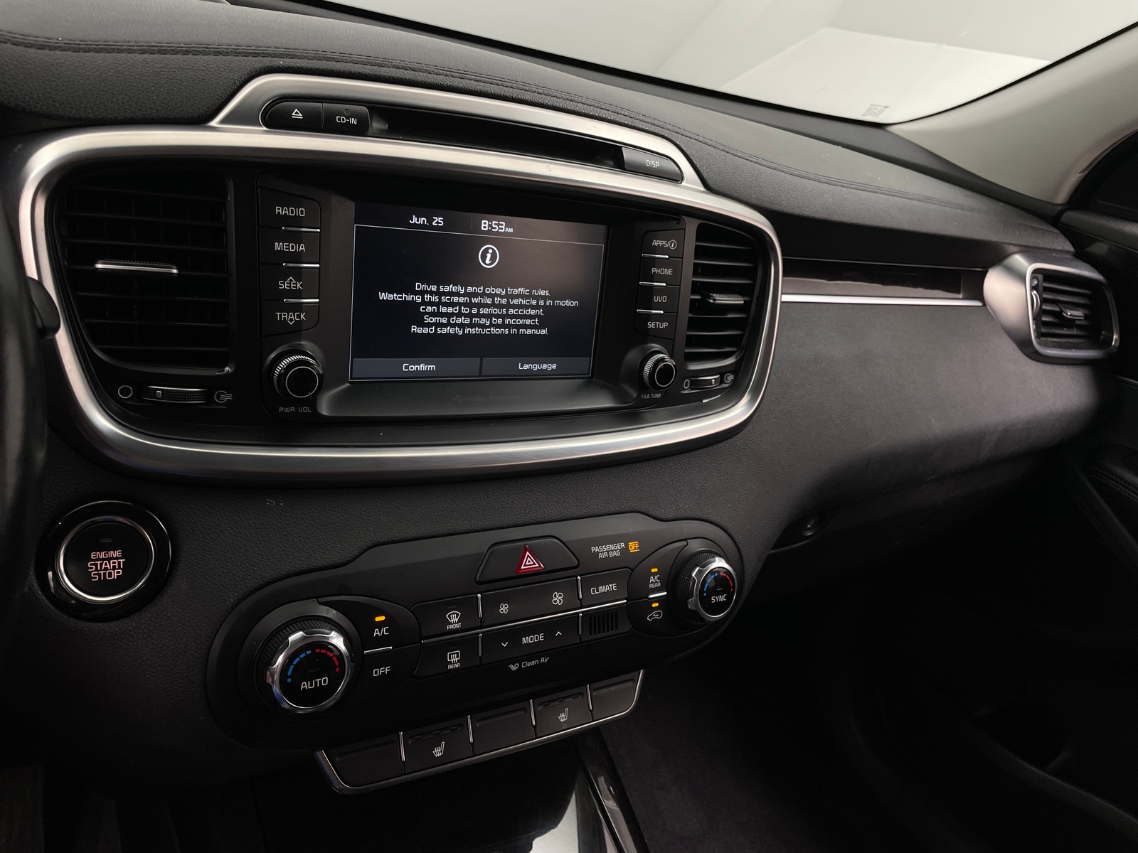 Thumbnail: 2017 Kia Sorento - 3