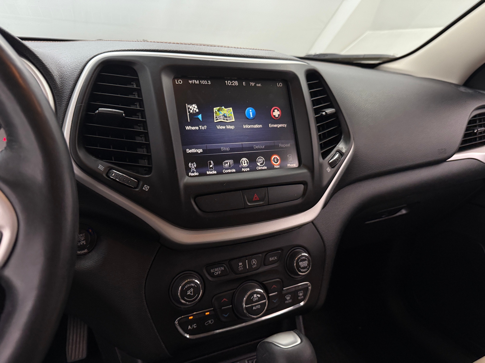 Thumbnail: 2015 Jeep Cherokee - 3