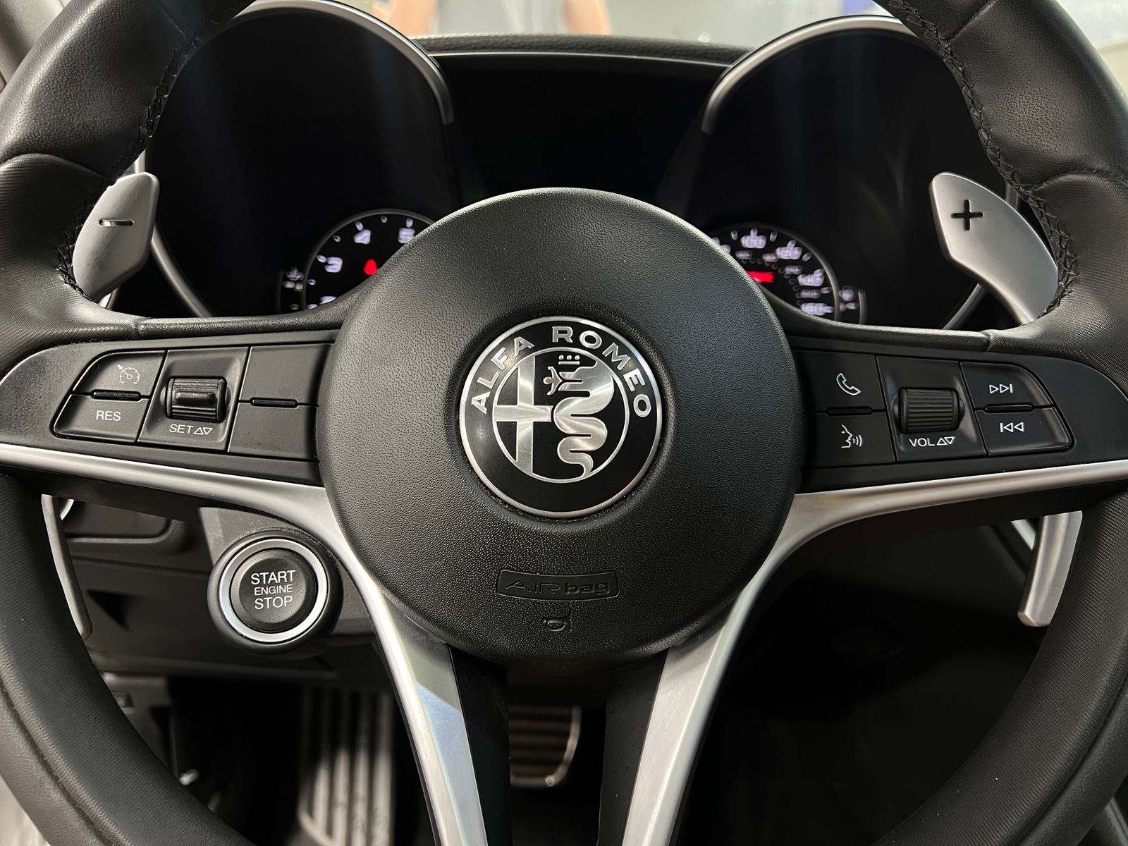 Thumbnail: 2019 Alfa Romeo Giulia - 4