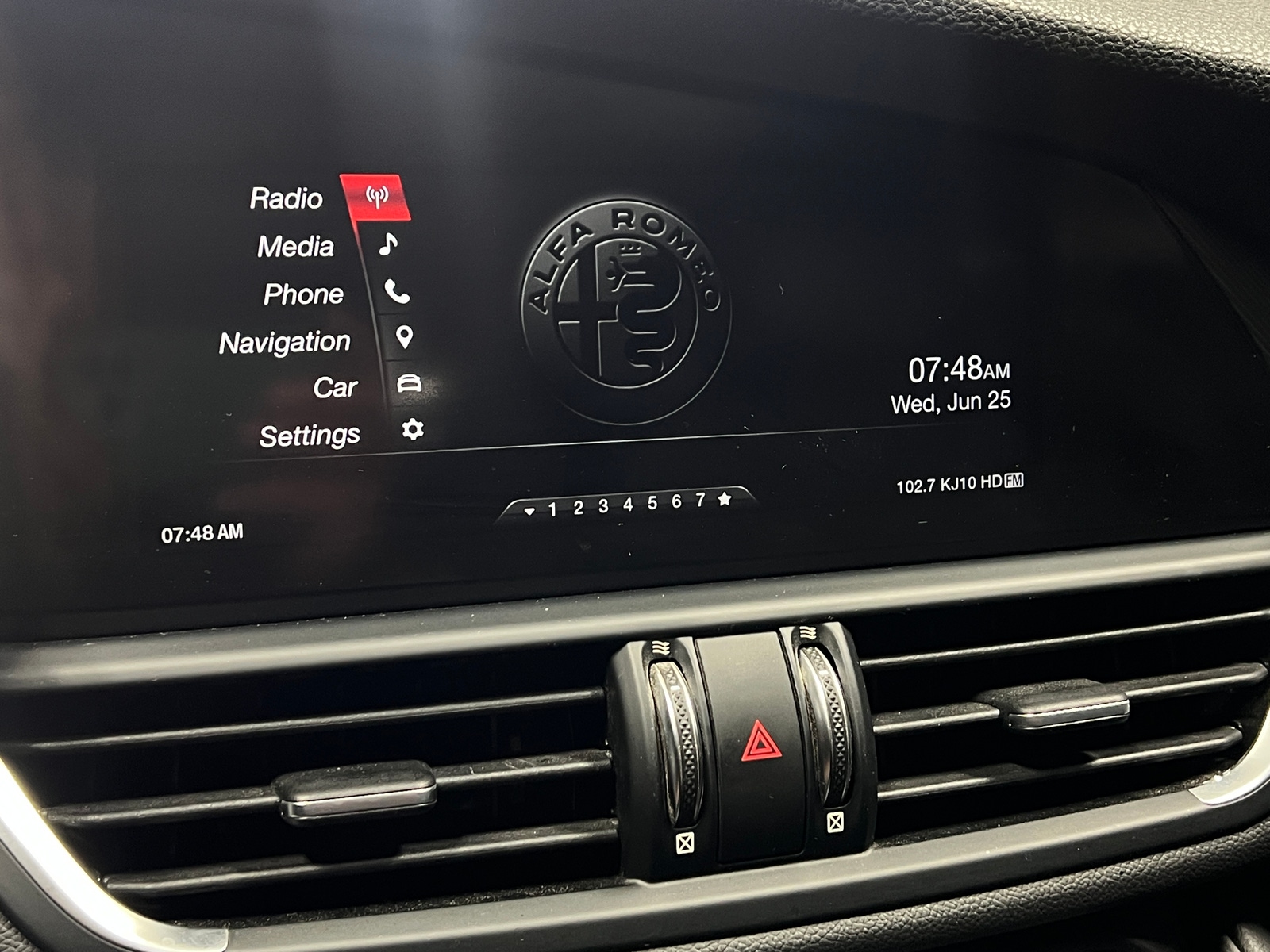 Thumbnail: 2019 Alfa Romeo Giulia - 3