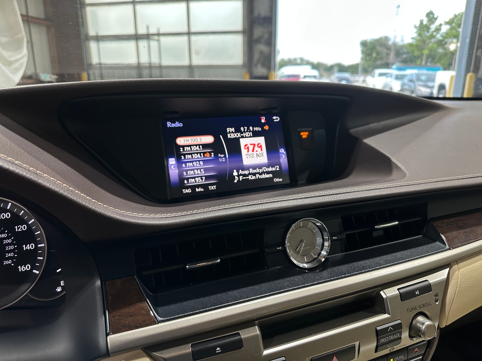 Thumbnail: 2018 Lexus ES - 3