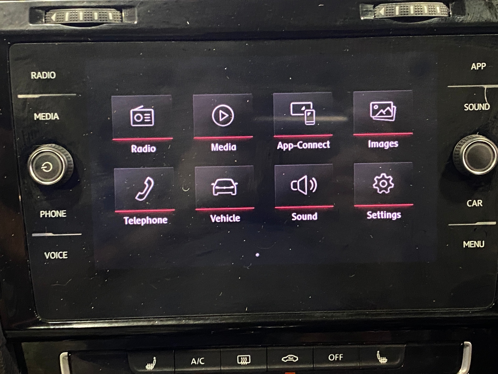Thumbnail: 2019 Volkswagen Golf - 3