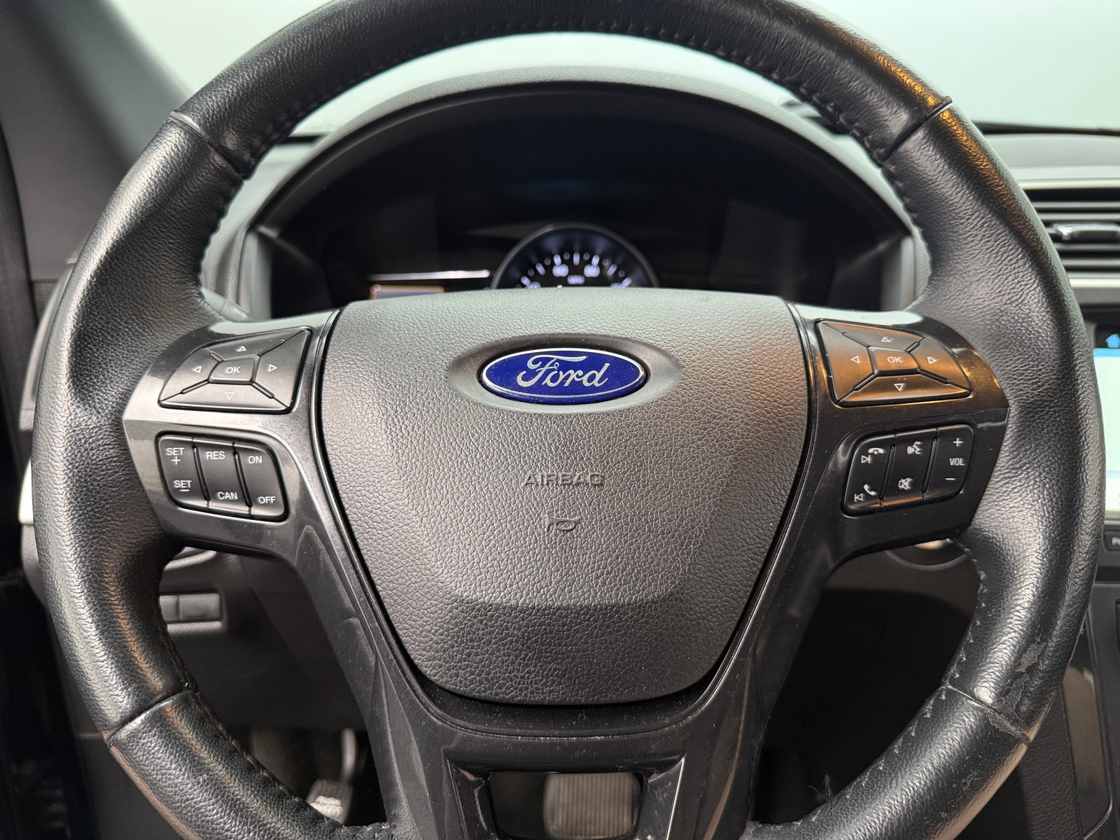 Thumbnail: 2017 Ford Explorer - 4