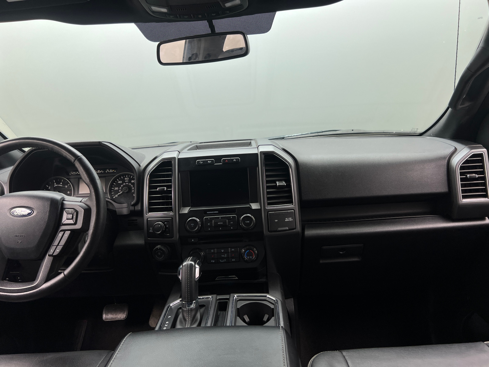 Thumbnail: 2018 Ford Econoline - 3