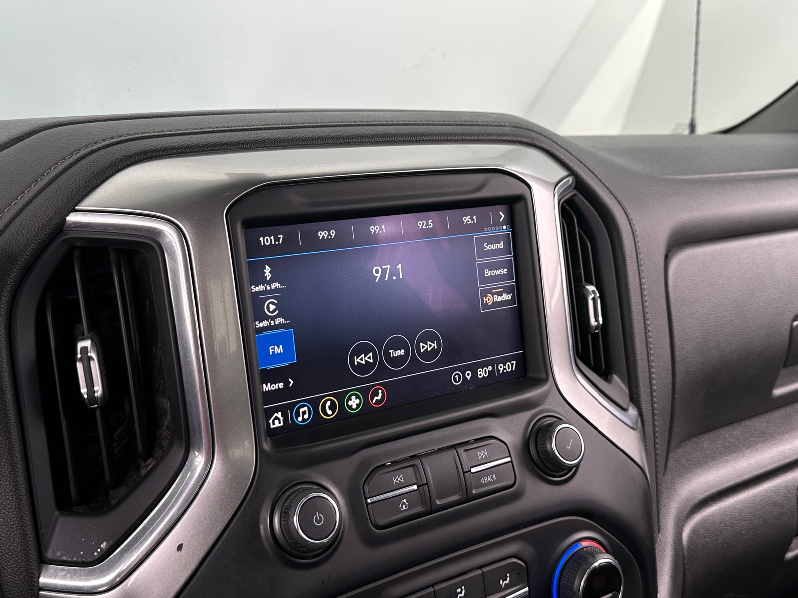 Thumbnail: 2021 Chevrolet Silverado 1500 - 4