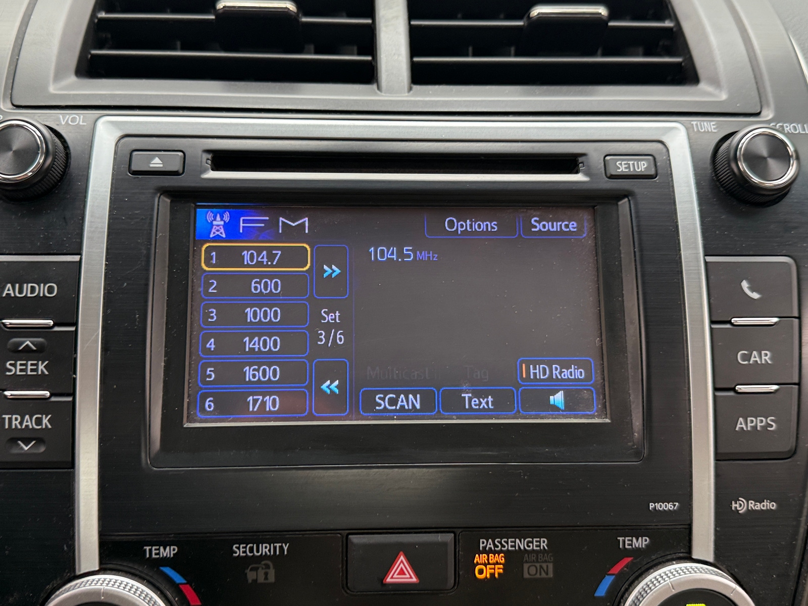 Thumbnail: 2012 Toyota Camry - 4