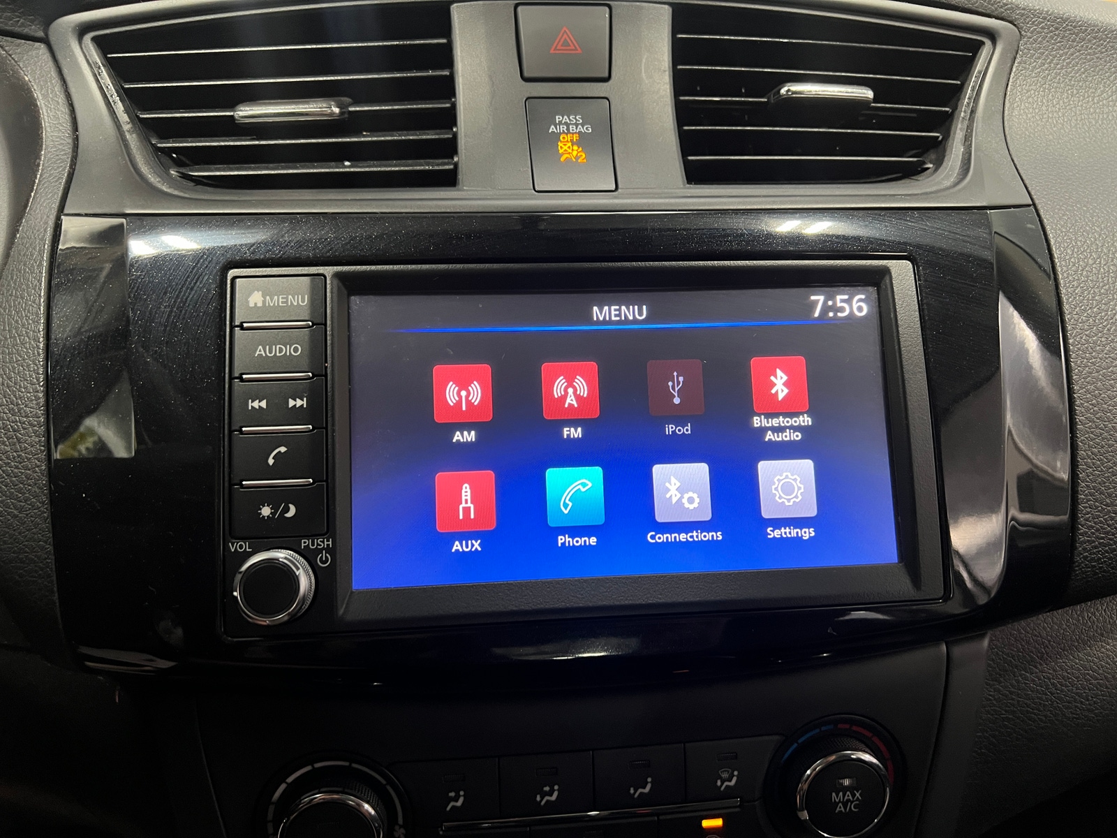Thumbnail: 2019 Nissan Sentra - 4