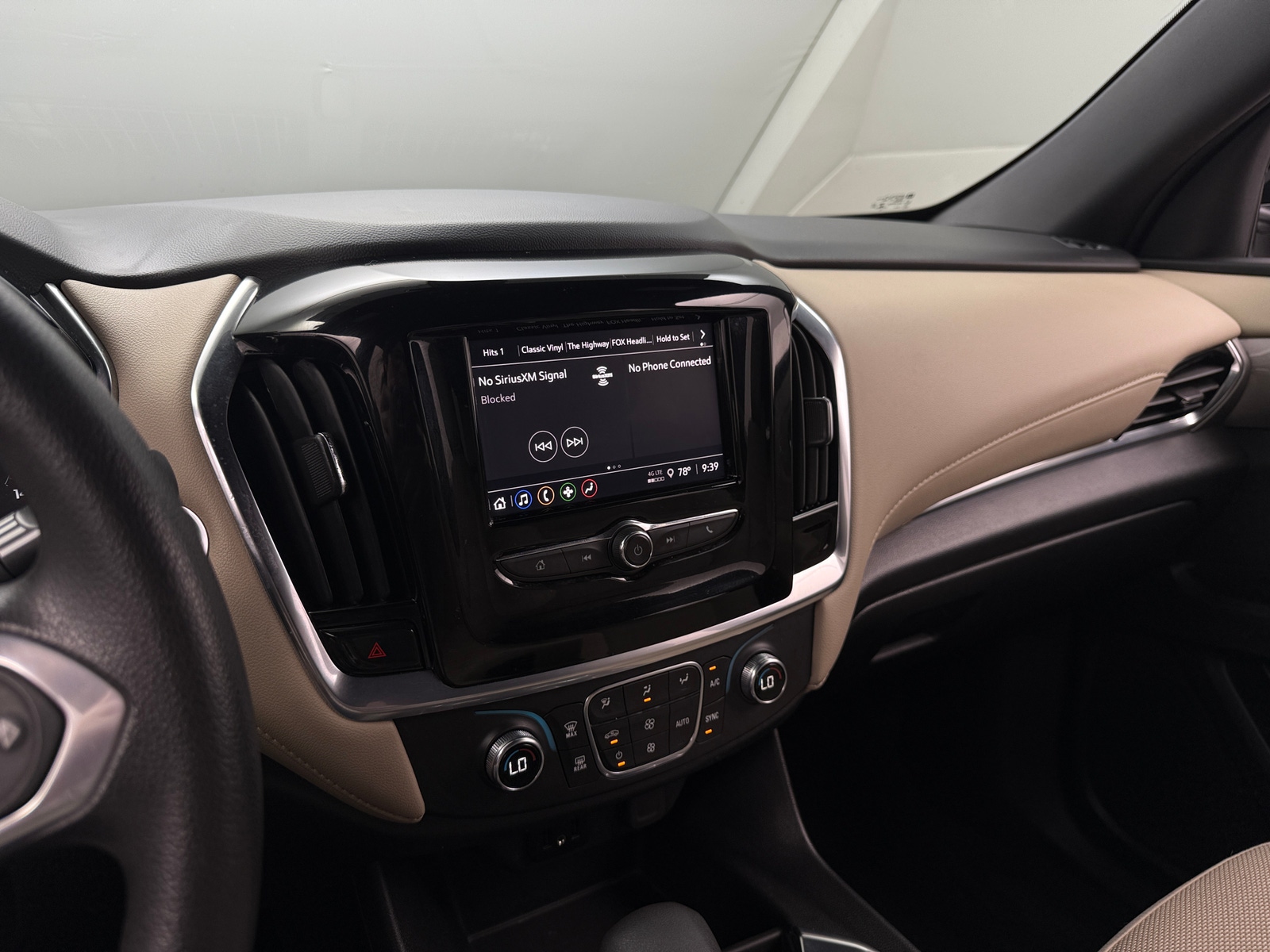 Thumbnail: 2022 Chevrolet Traverse - 4