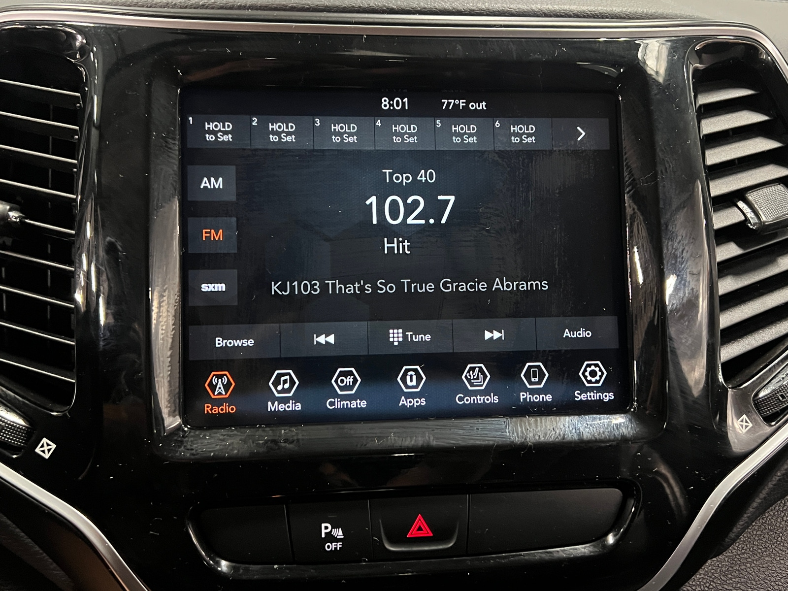 Thumbnail: 2019 Jeep Cherokee - 3