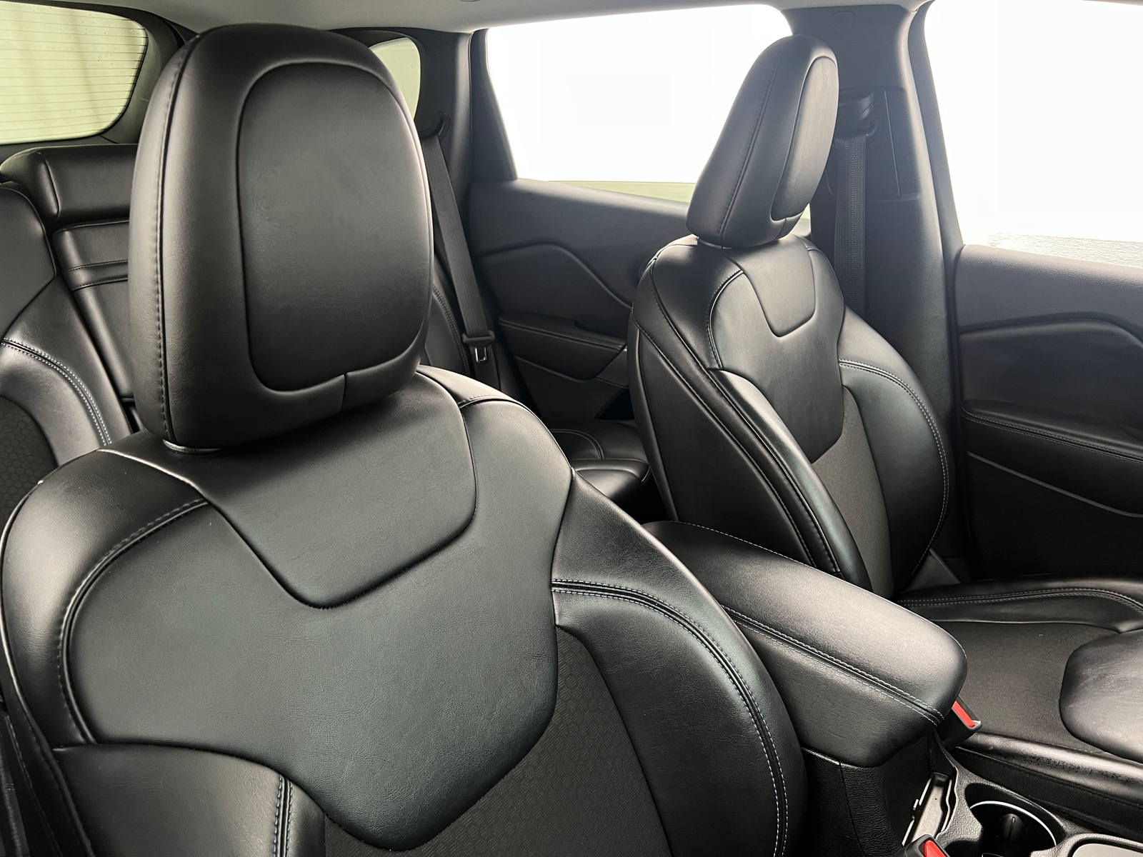 Thumbnail: 2019 Jeep Cherokee - 2