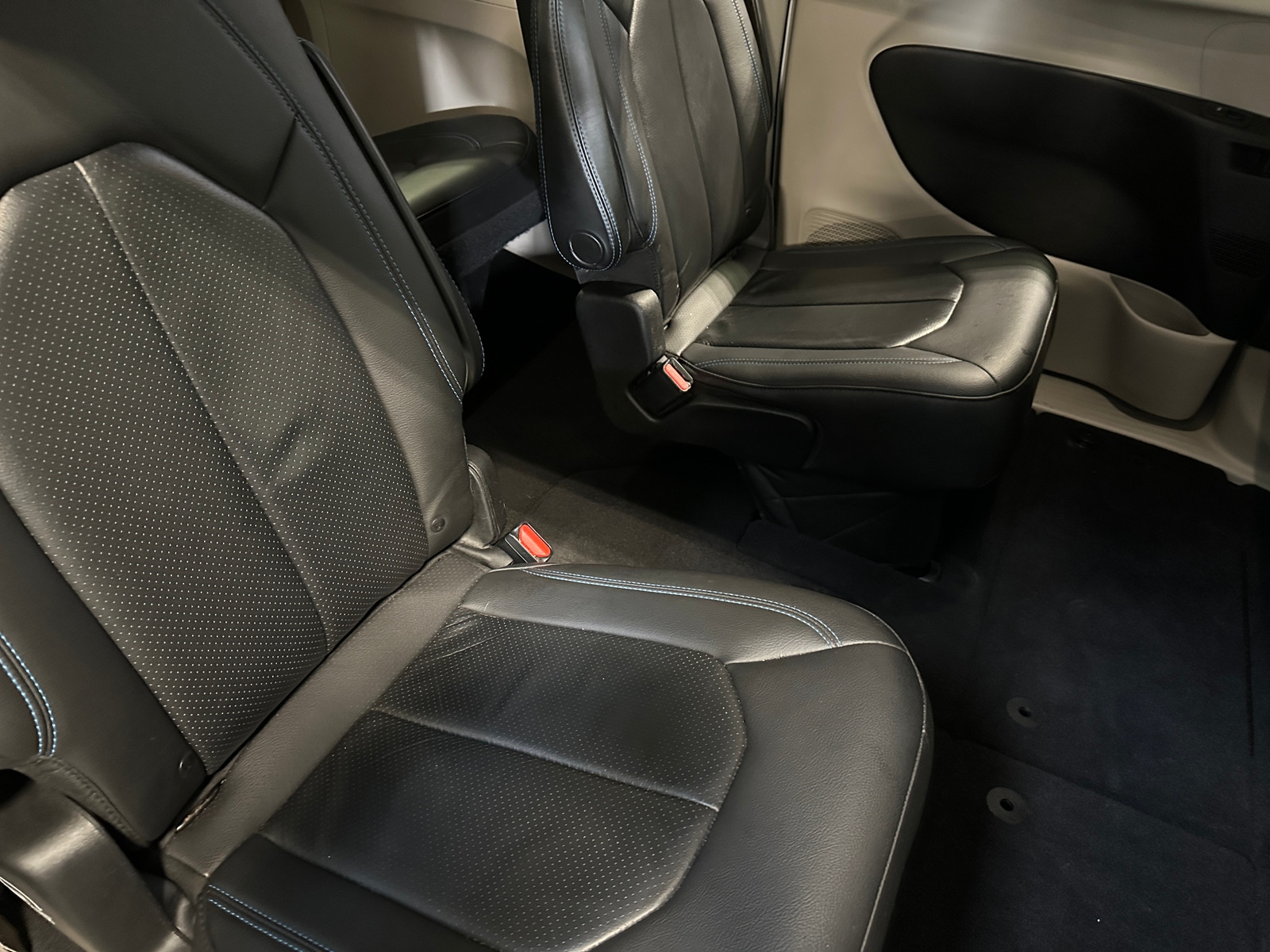 Thumbnail: 2021 Chrysler Pacifica - 5