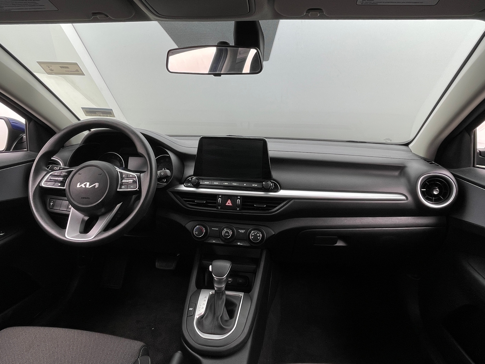 Thumbnail: 2024 Kia Forte - 3