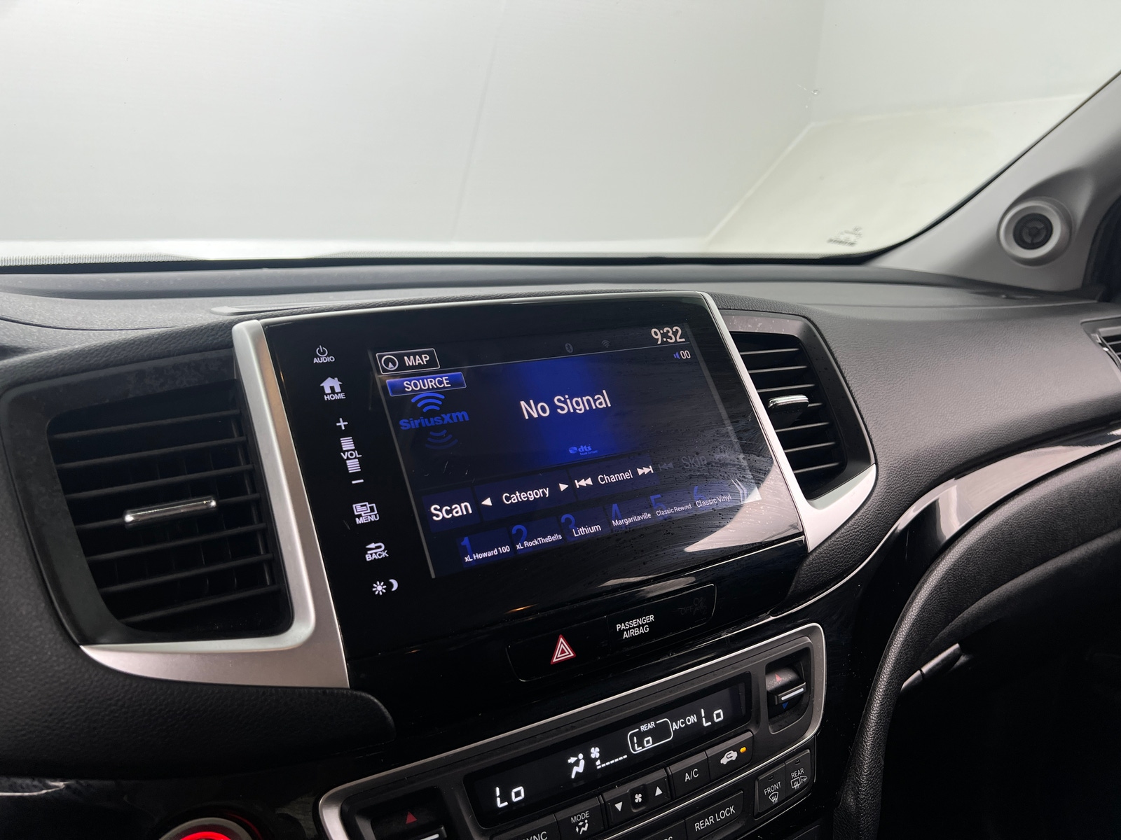 Thumbnail: 2017 Honda Pilot - 3