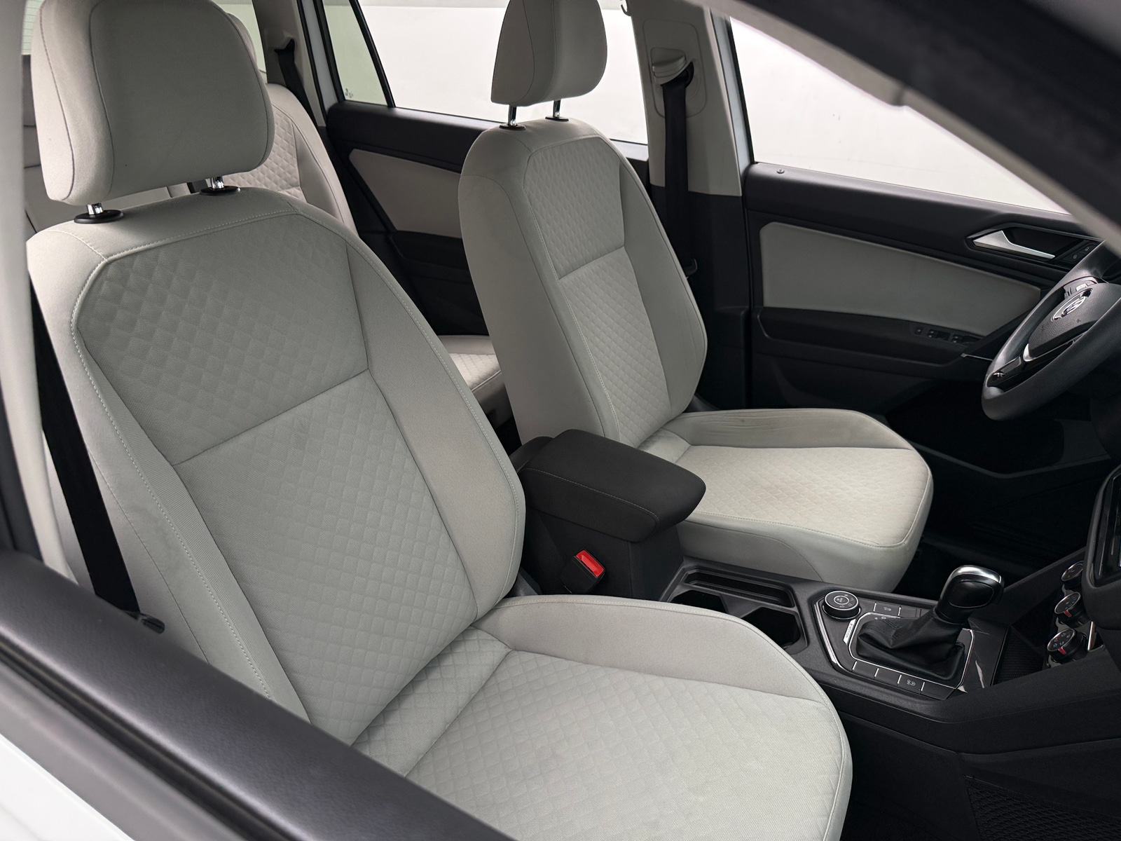 Thumbnail: 2018 Volkswagen Tiguan - 2