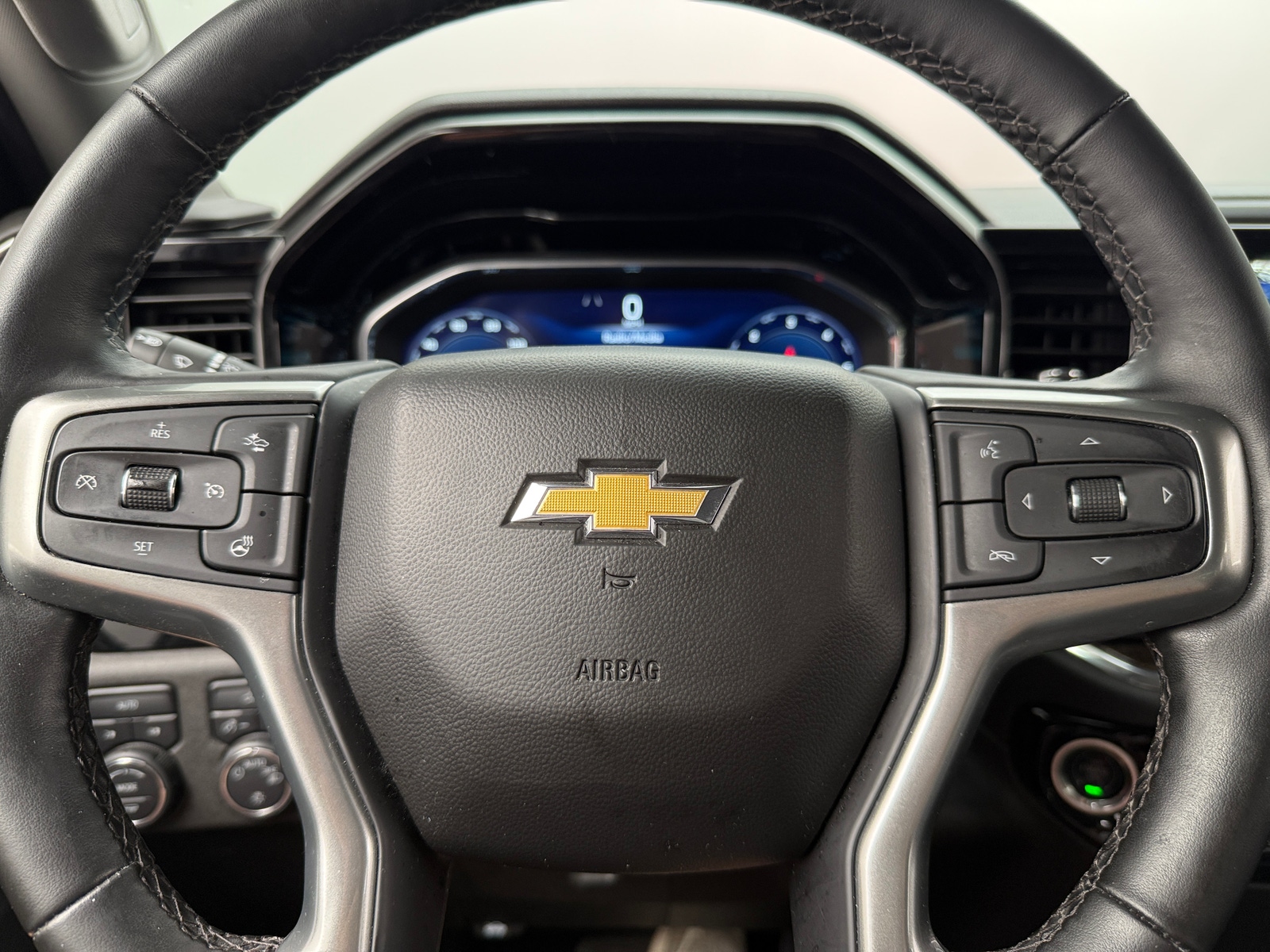 Thumbnail: 2023 Chevrolet Silverado 1500 - 5