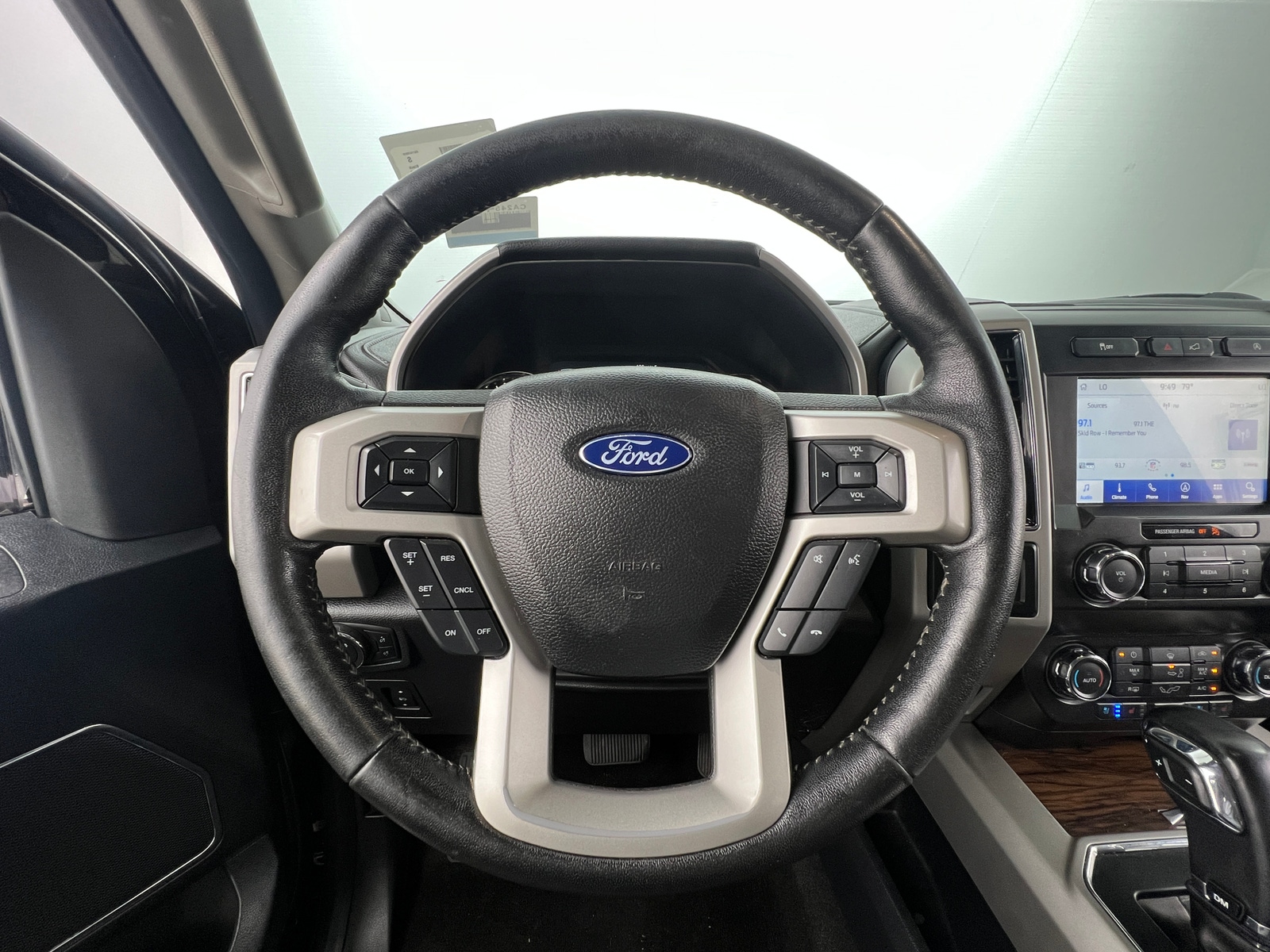 Thumbnail: 2019 Ford Econoline - 4
