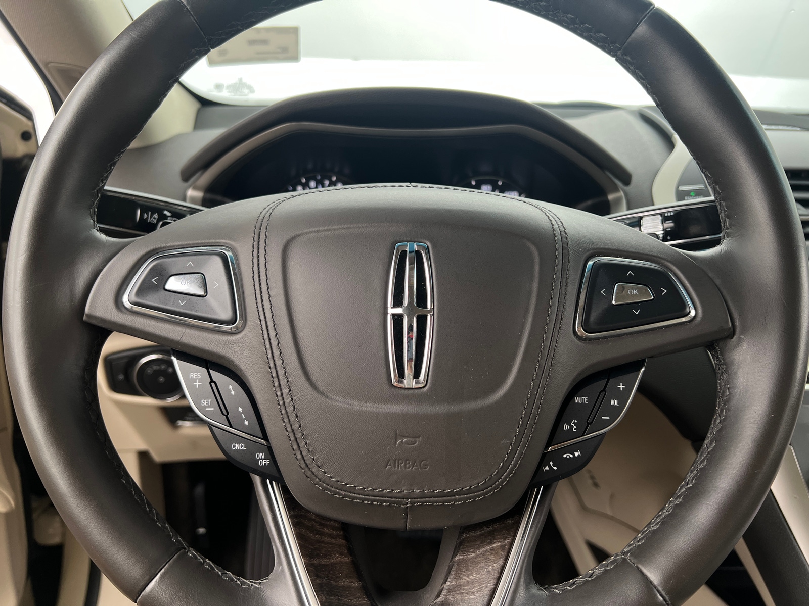 Thumbnail: 2018 Lincoln MKZ - 4