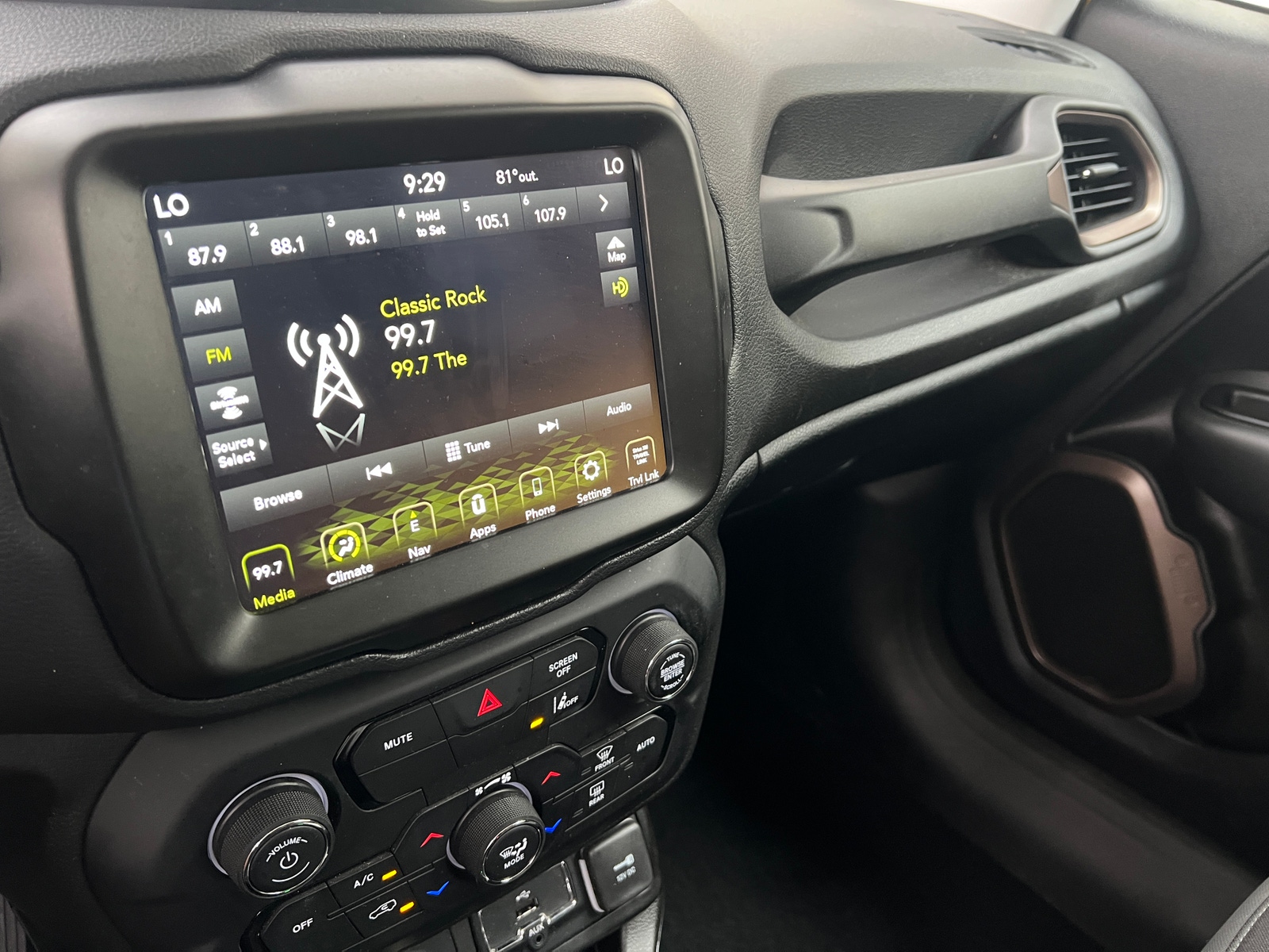 Thumbnail: 2023 Jeep Renegade - 4