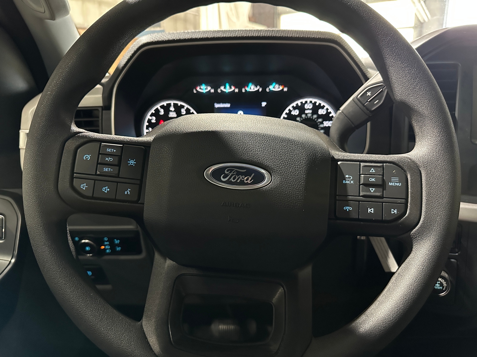 Thumbnail: 2023 Ford Econoline - 4