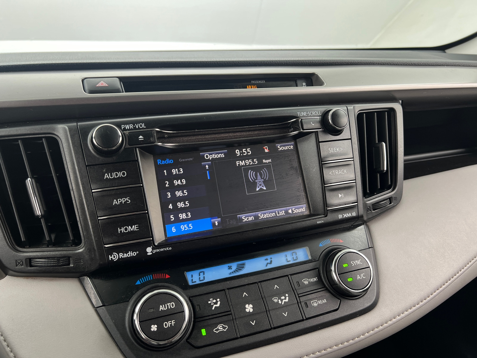 Thumbnail: 2016 Toyota RAV4 - 4